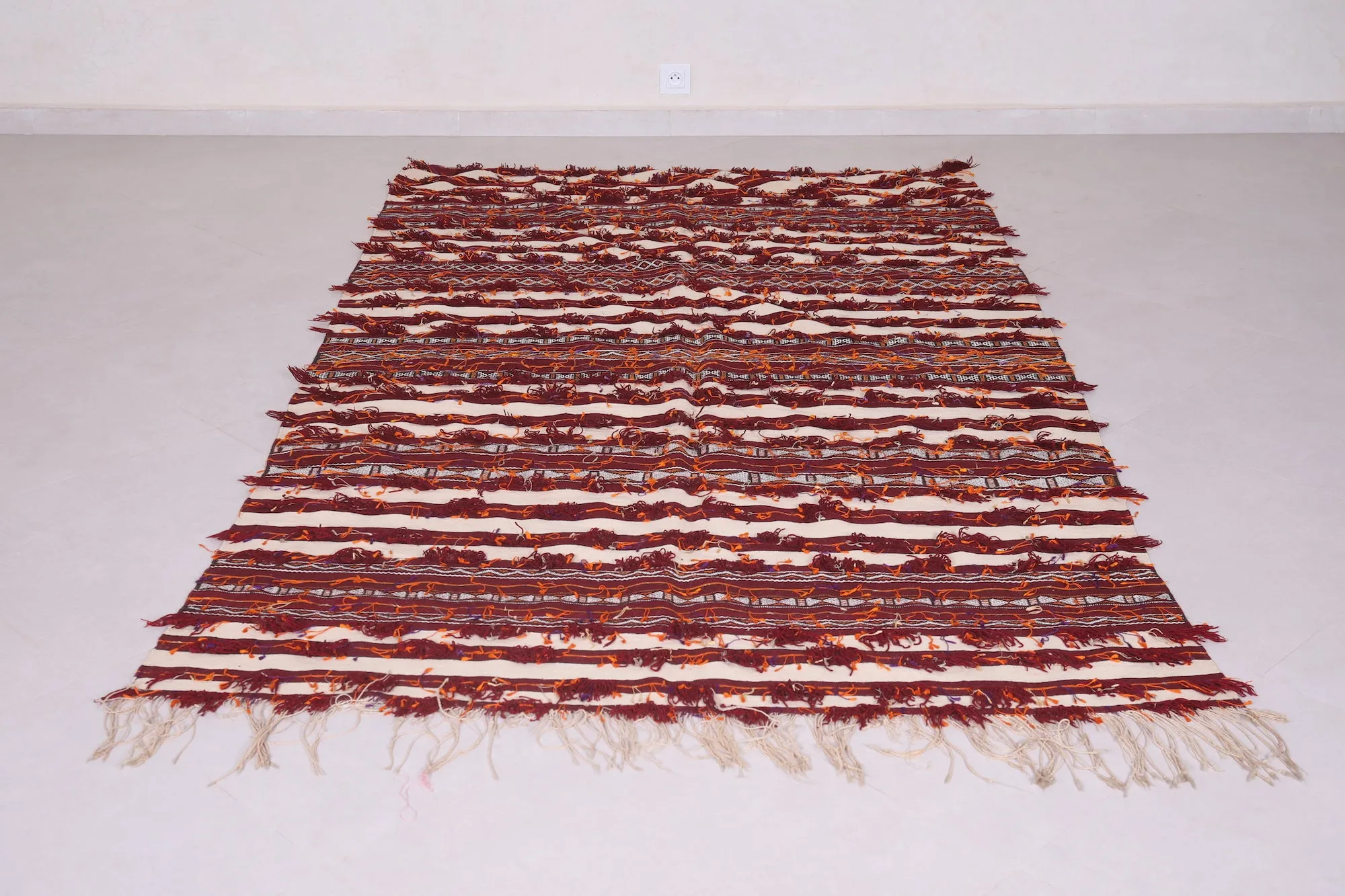 Handwoven Moroccan Kilim Rug - 4.9x8.3 ft
