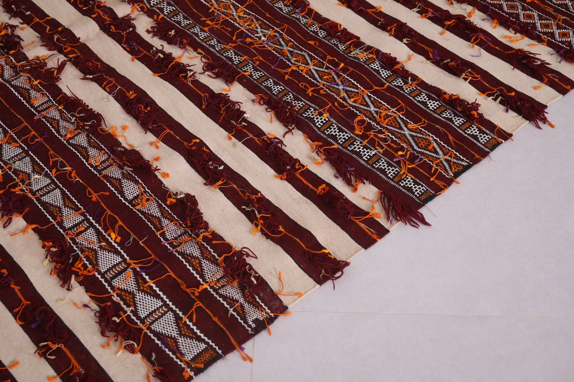 Handwoven Moroccan Kilim Rug - 4.9x8.3 ft