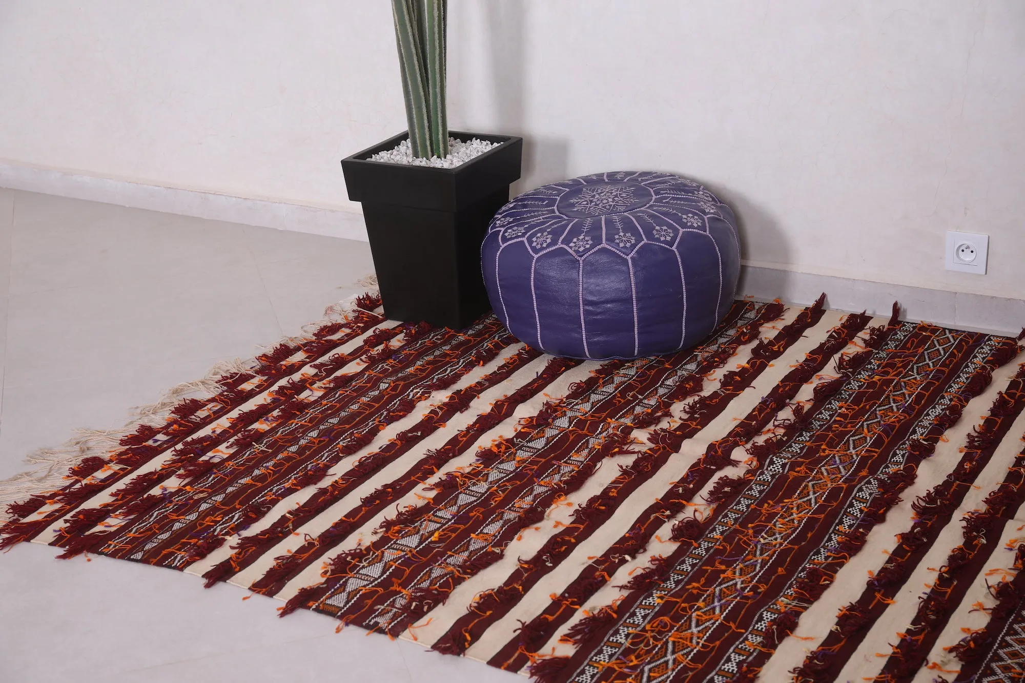Handwoven Moroccan Kilim Rug - 4.9x8.3 ft