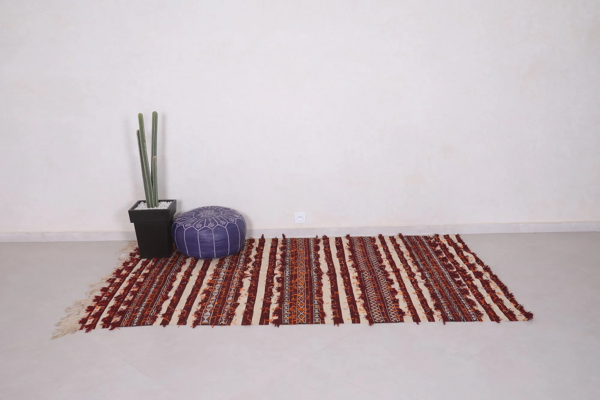 Handwoven Moroccan Kilim Rug - 4.9x8.3 ft