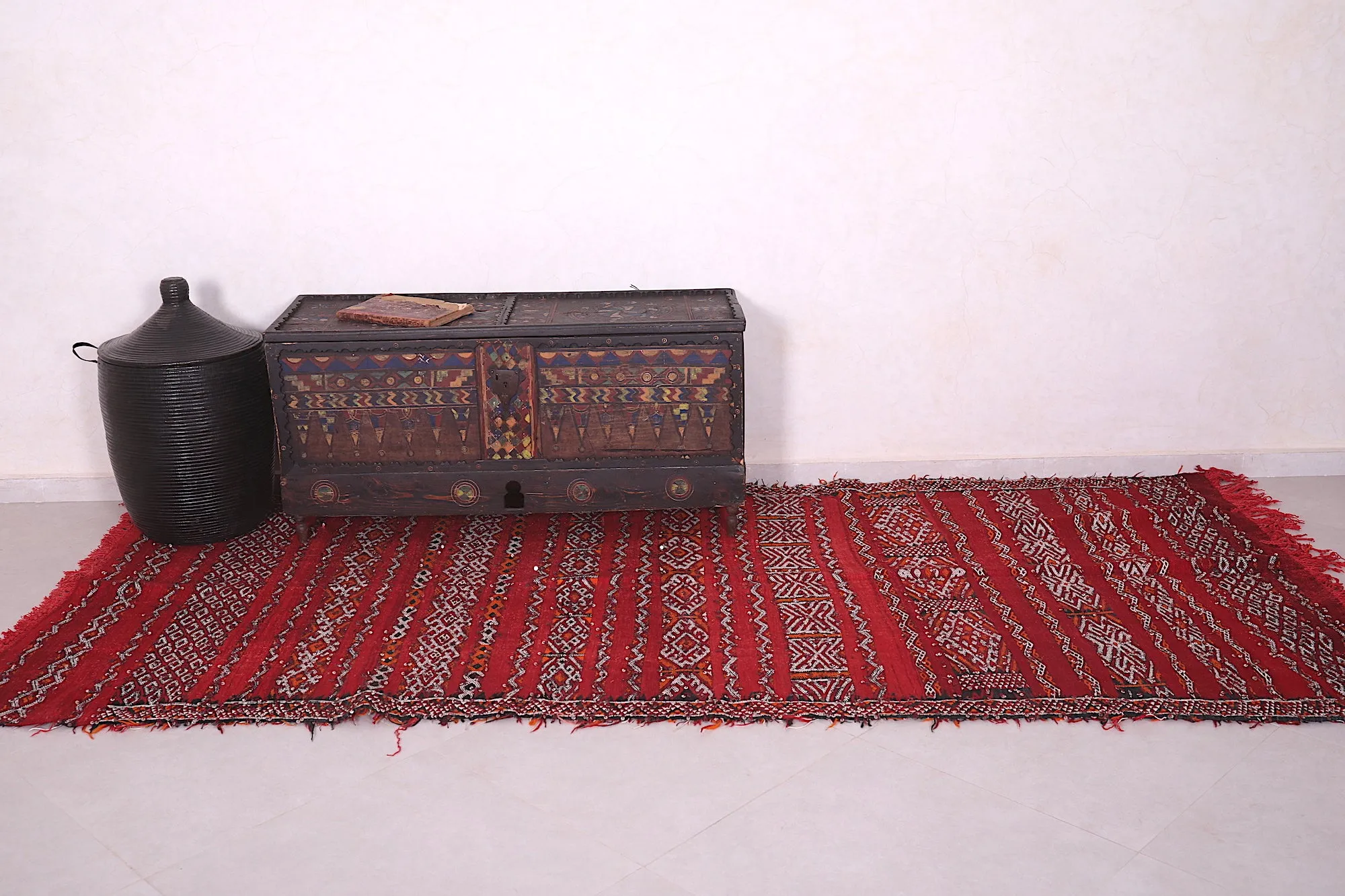 Handwoven Moroccan Kilim Rug - Red Tribal Pattern (4.6 FT X 10.1 FT)