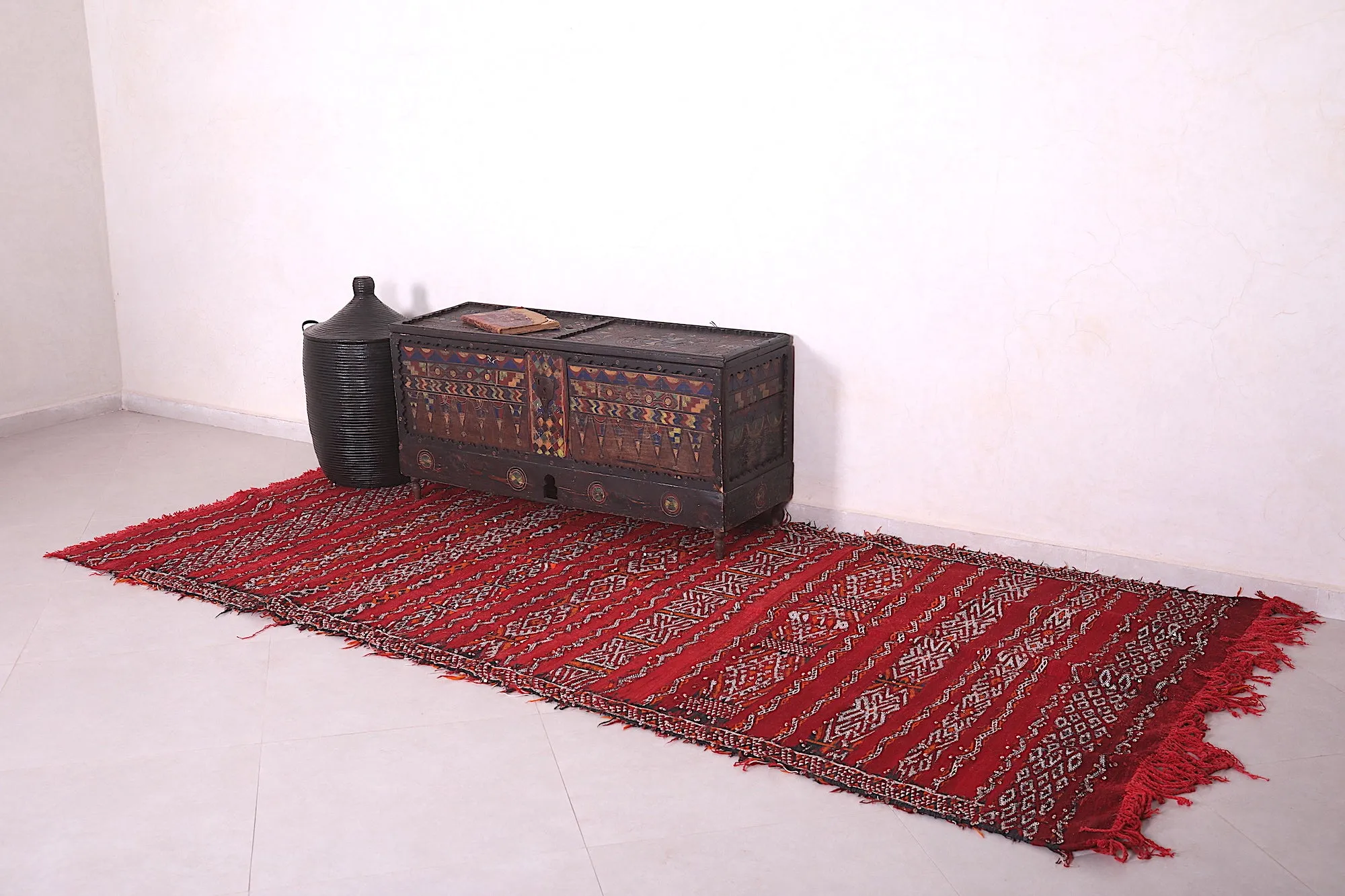 Handwoven Moroccan Kilim Rug - Red Tribal Pattern (4.6 FT X 10.1 FT)