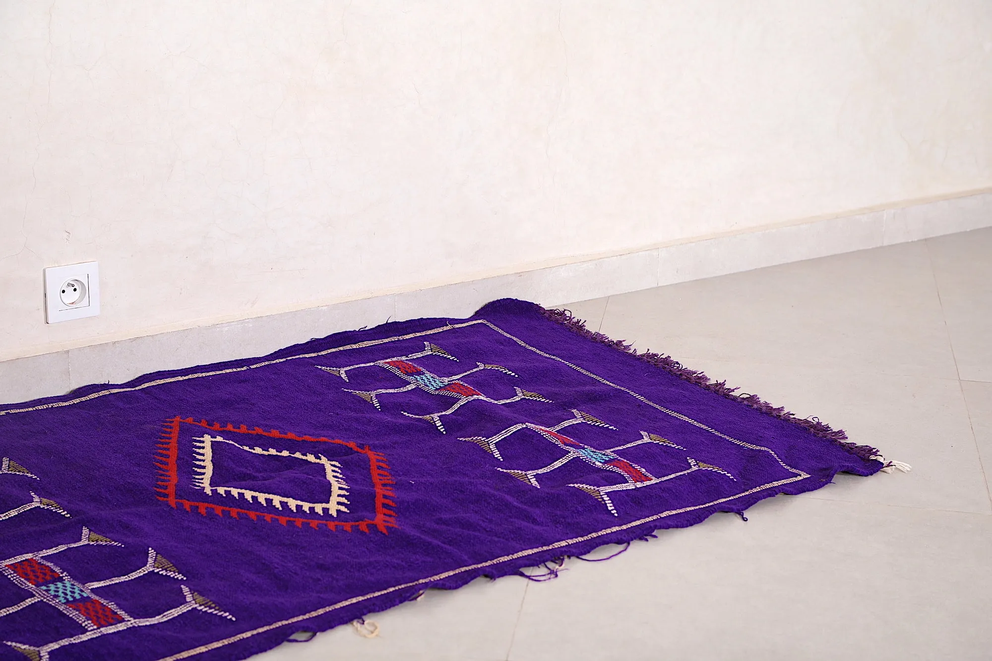 Handwoven Moroccan Rug - 2.9 FT X 4.9 FT | Vibrant Berber Carpet