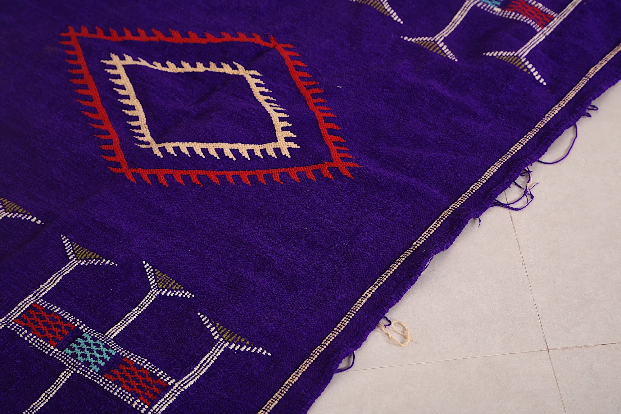 Handwoven Moroccan Rug - 2.9 FT X 4.9 FT | Vibrant Berber Carpet