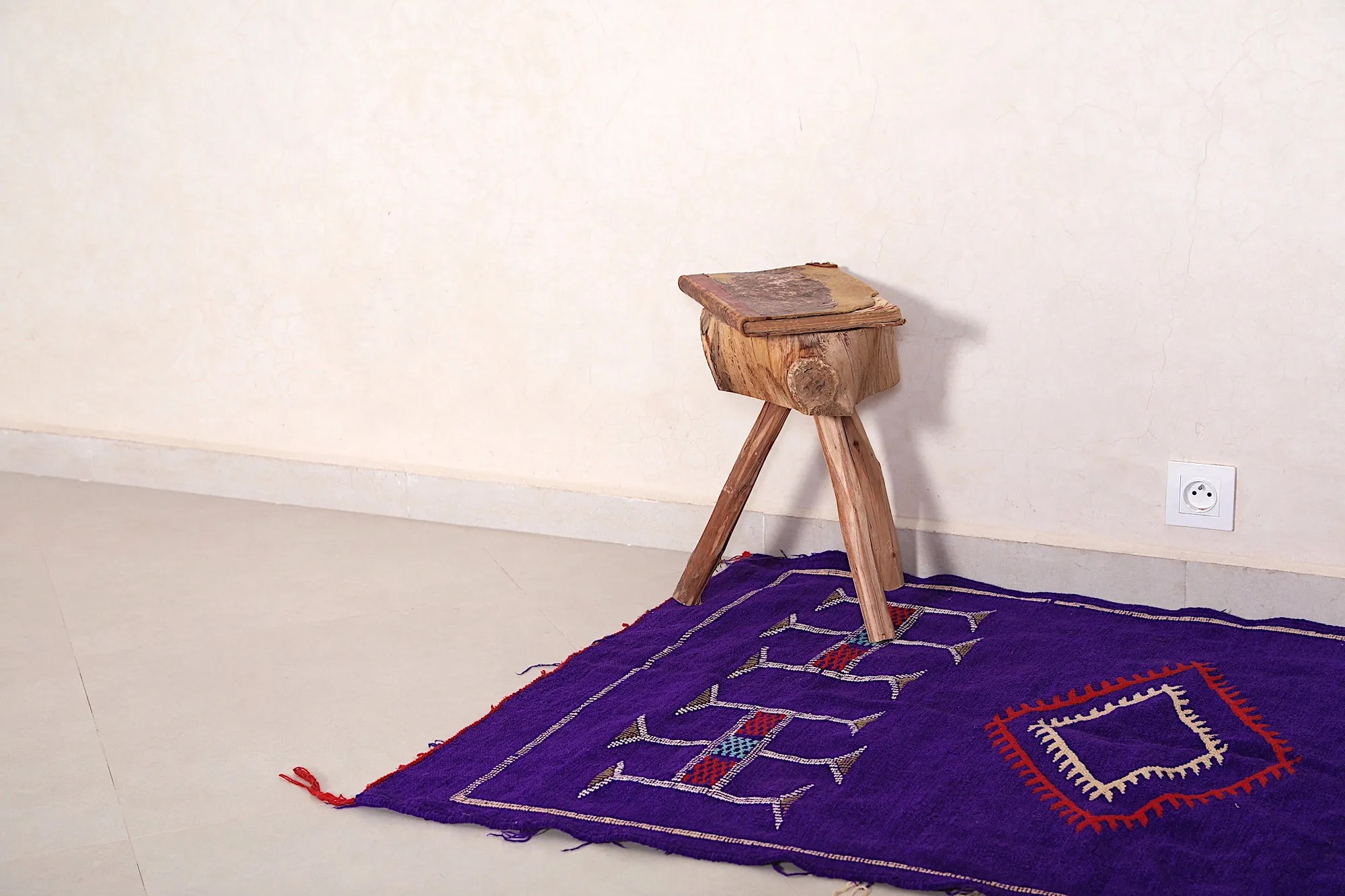 Handwoven Moroccan Rug - 2.9 FT X 4.9 FT | Vibrant Berber Carpet