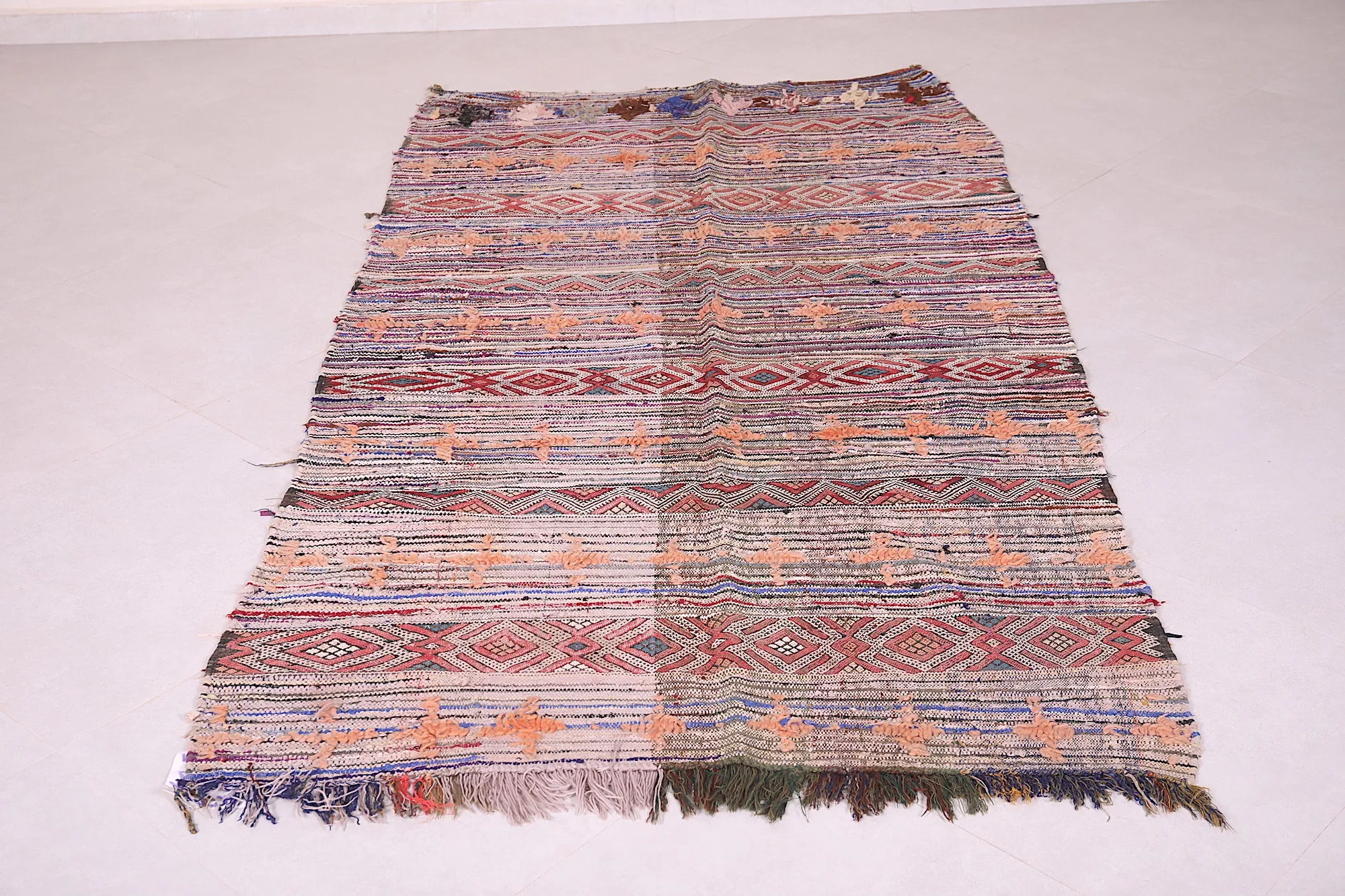 Handwoven Moroccan Rug 4.1 x 7.8 FT - Vibrant Artisan Design