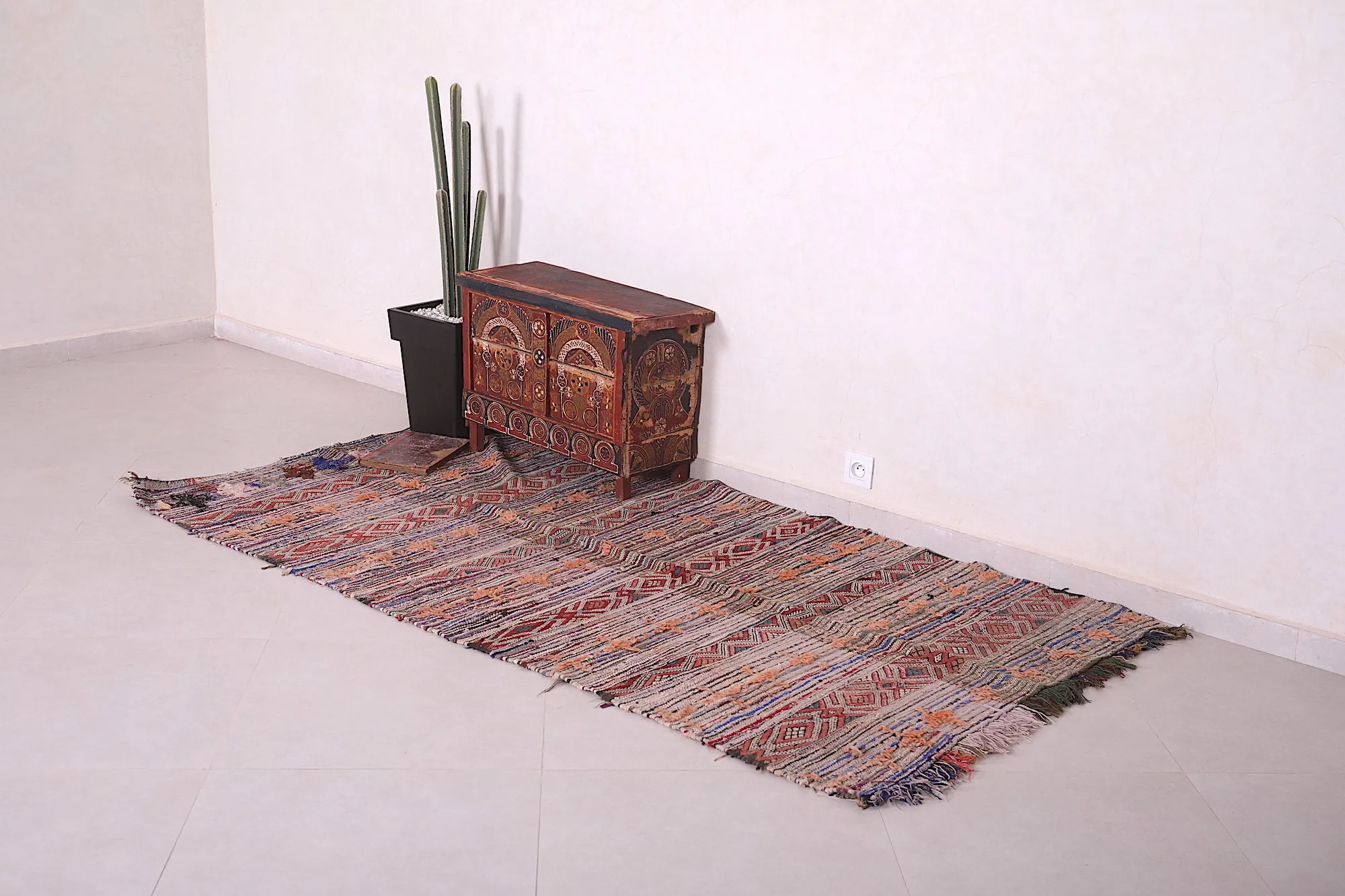 Handwoven Moroccan Rug 4.1 x 7.8 FT - Vibrant Artisan Design