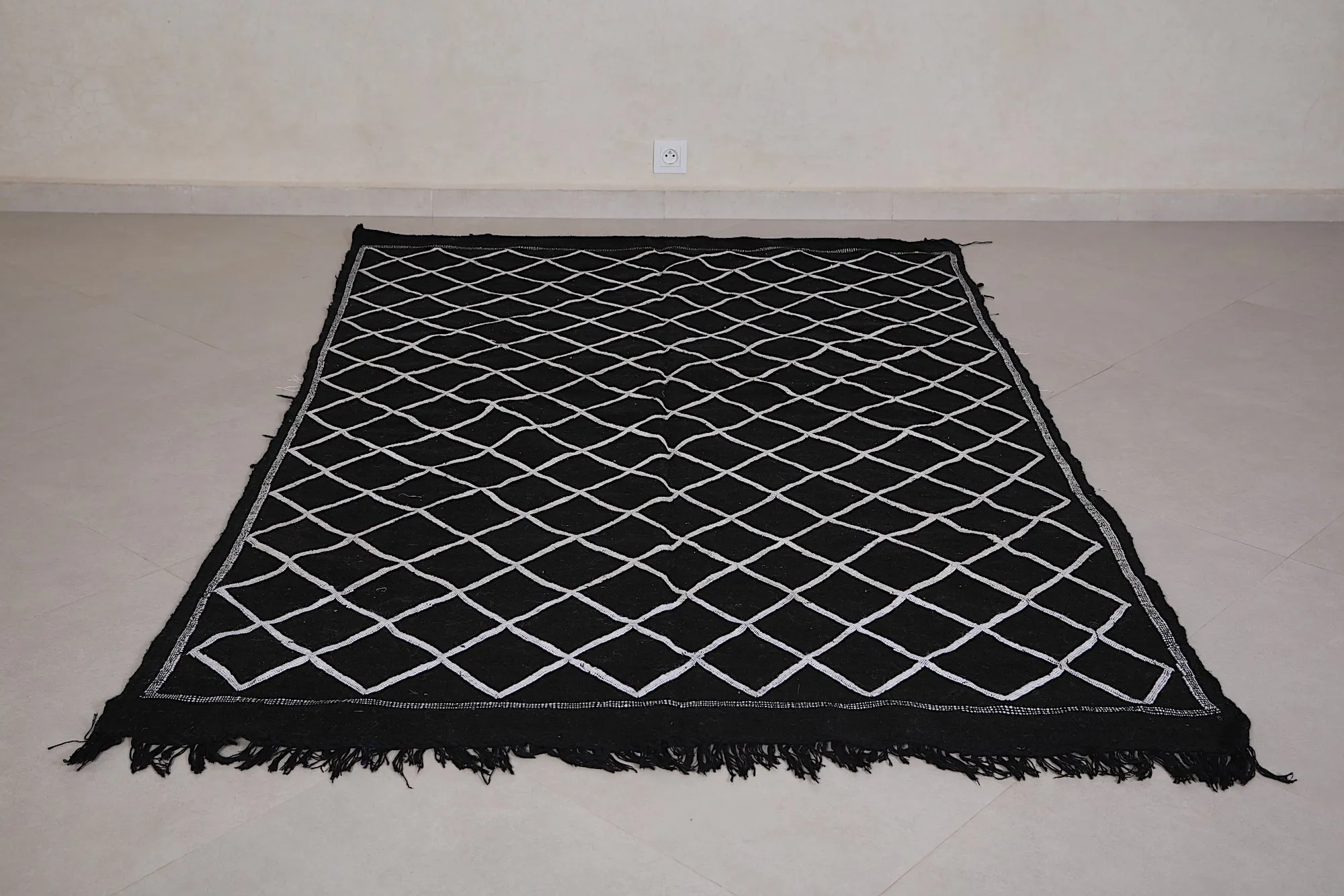 Handwoven Moroccan Rug - 4.5 FT X 7.2 FT