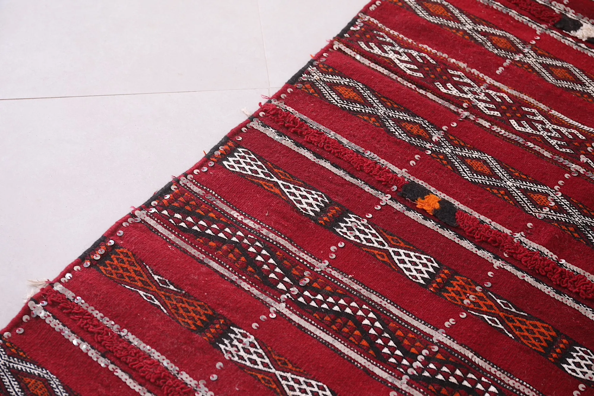 Handwoven Moroccan Rug - 5.9 FT X 10.6 FT | Artisan Berber Design