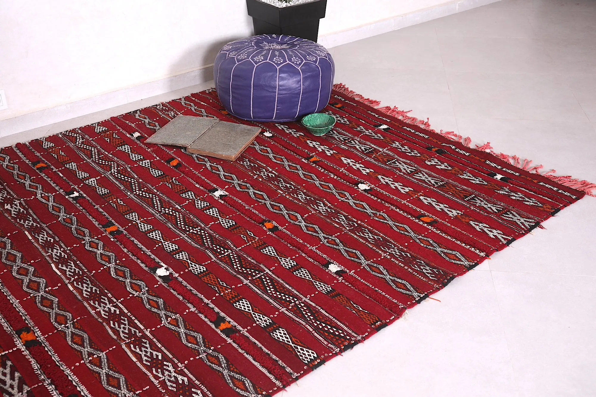 Handwoven Moroccan Rug - 5.9 FT X 10.6 FT | Artisan Berber Design
