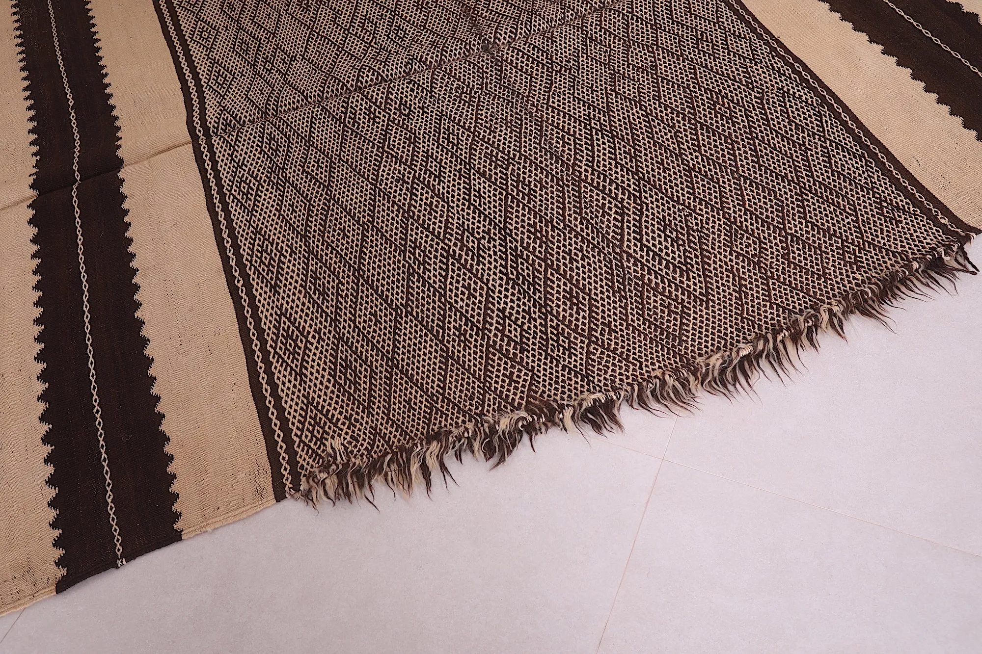Handwoven Moroccan Rug Kilim - 4.5 FT X 8.4 FT | Artisan Design