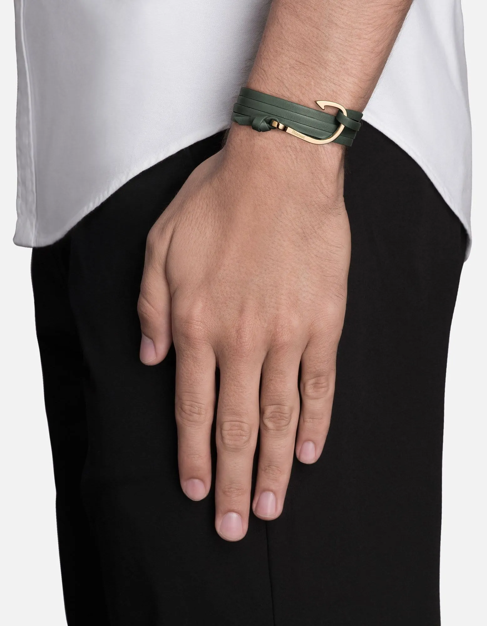 Hook Leather, Gold