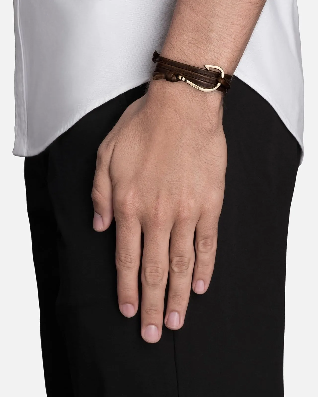 Hook Leather, Gold