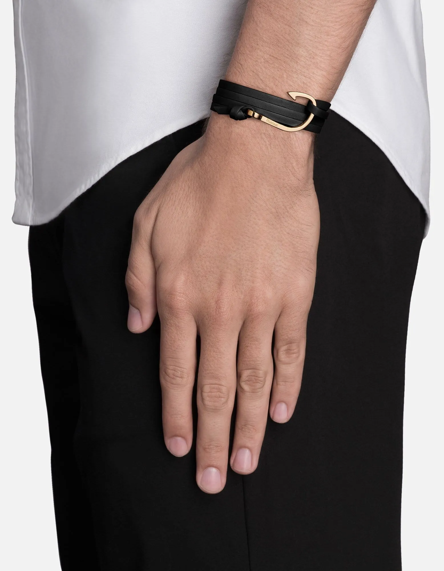 Hook Leather, Gold