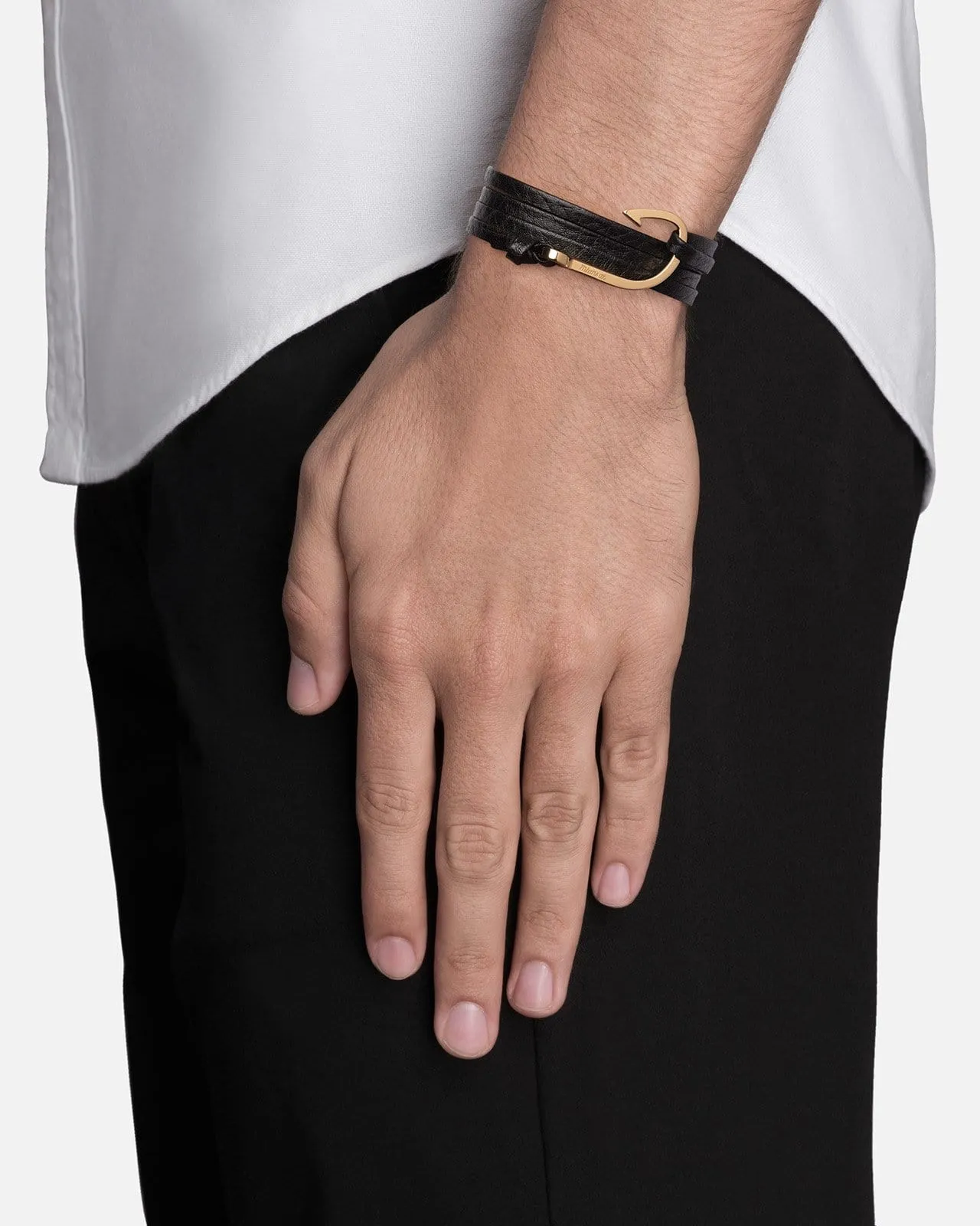 Hook Leather, Gold