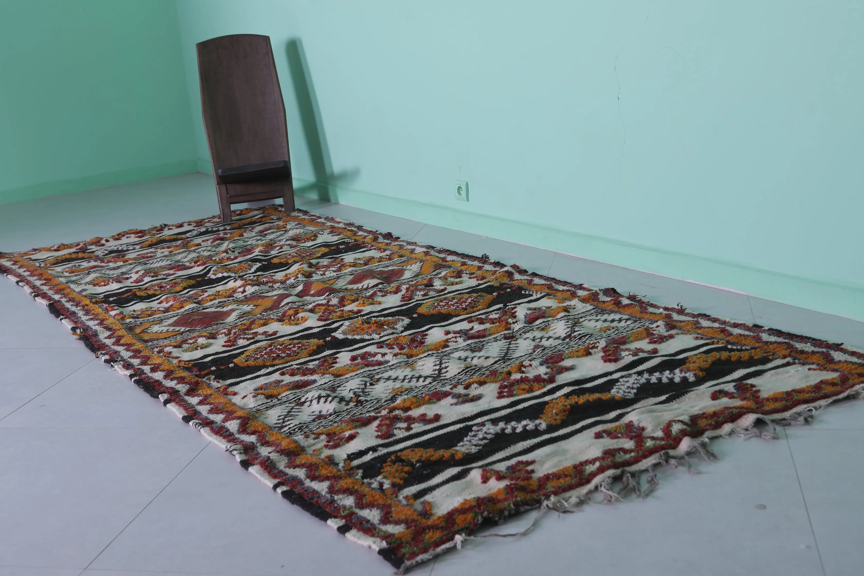Moroccan Azilal Rug – 4.4 FT X 10.9 FT | Handwoven Vintage Runner