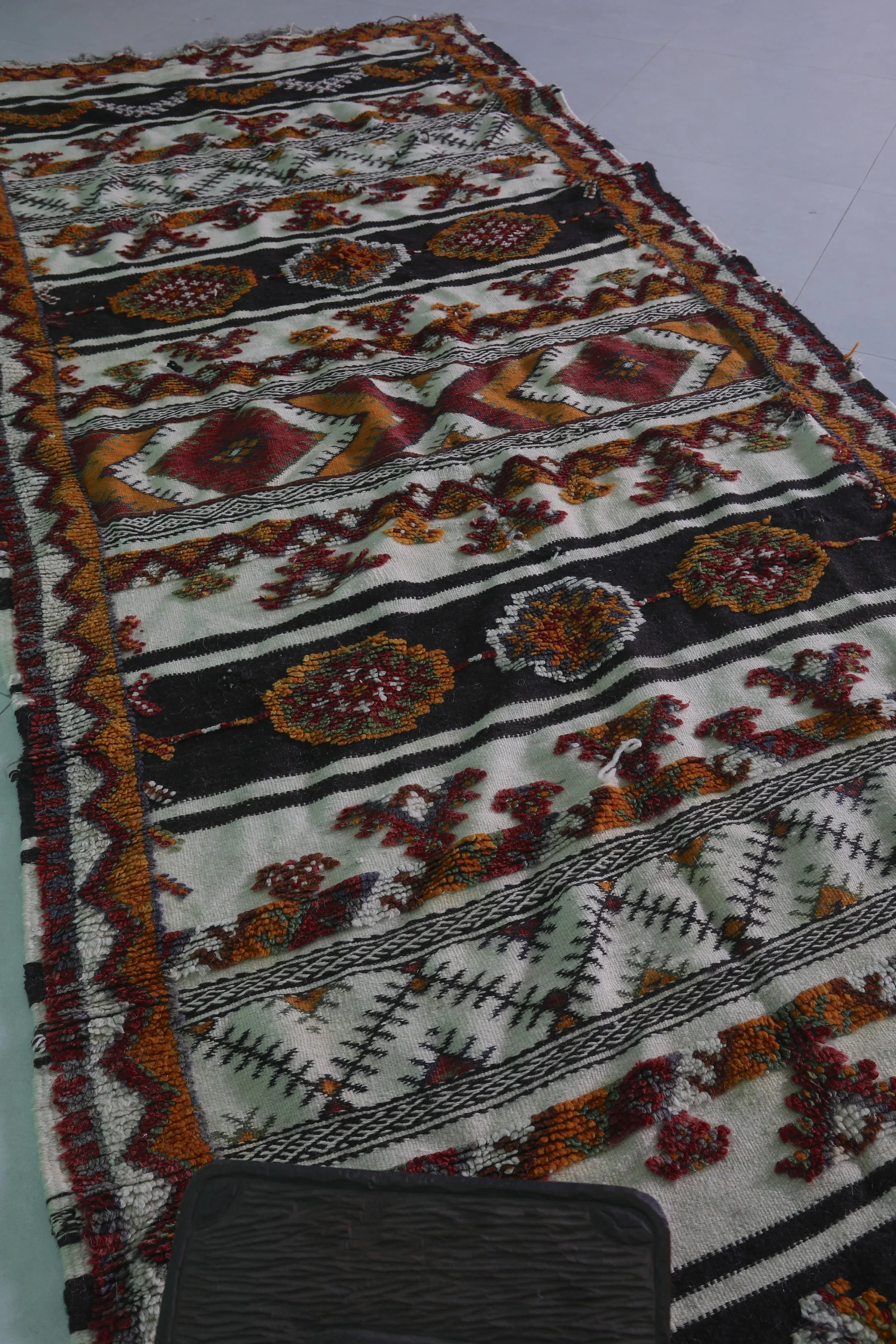 Moroccan Azilal Rug – 4.4 FT X 10.9 FT | Handwoven Vintage Runner