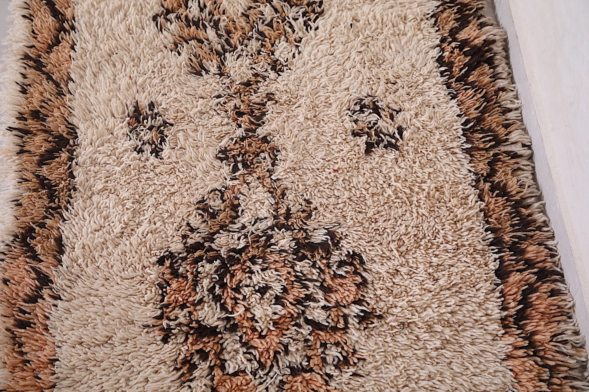 Moroccan Beni Ourain Carpet – 5.6 x 2.9 ft Vintage Wool Rug