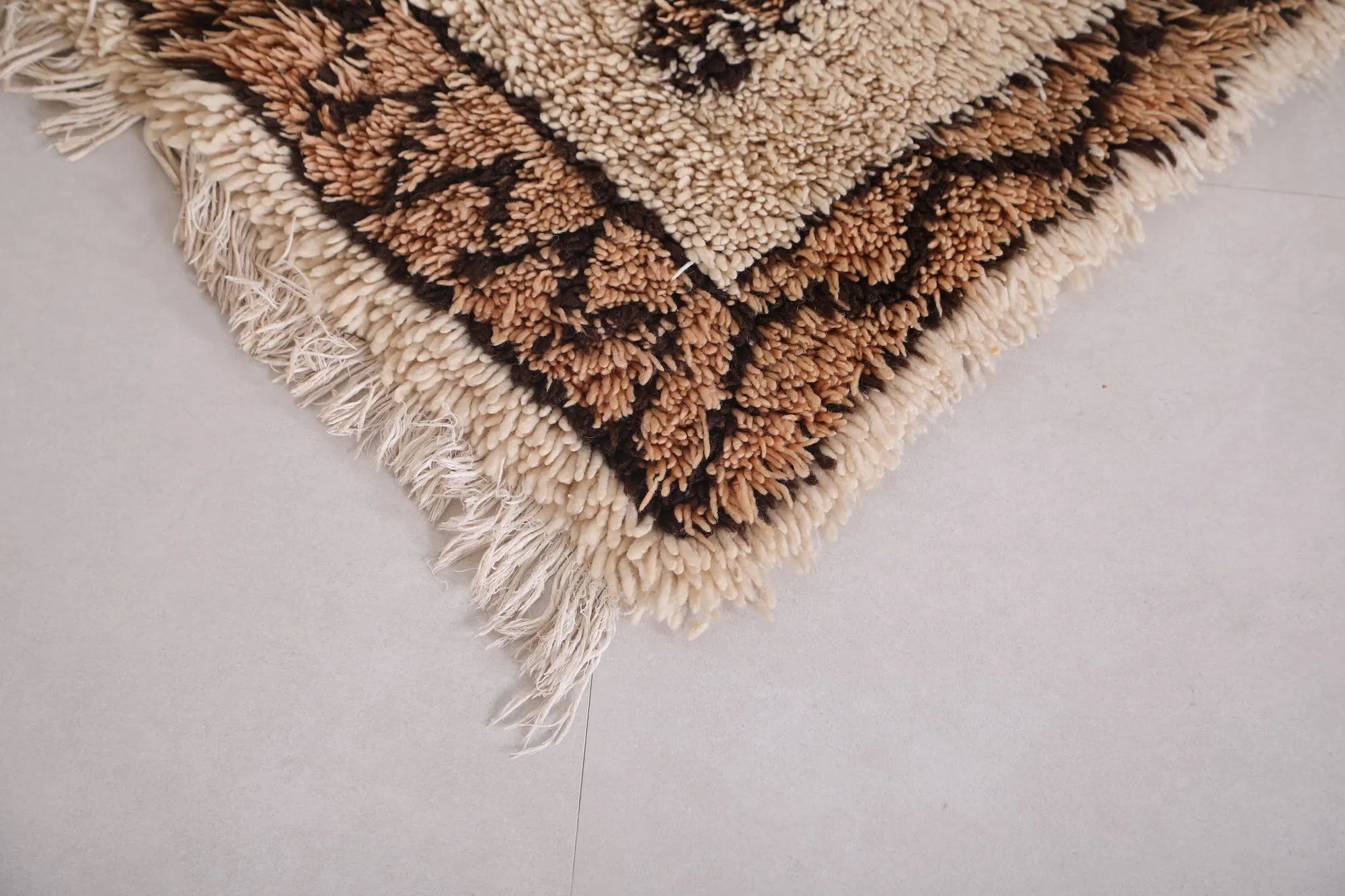 Moroccan Beni Ourain Carpet – 5.6 x 2.9 ft Vintage Wool Rug