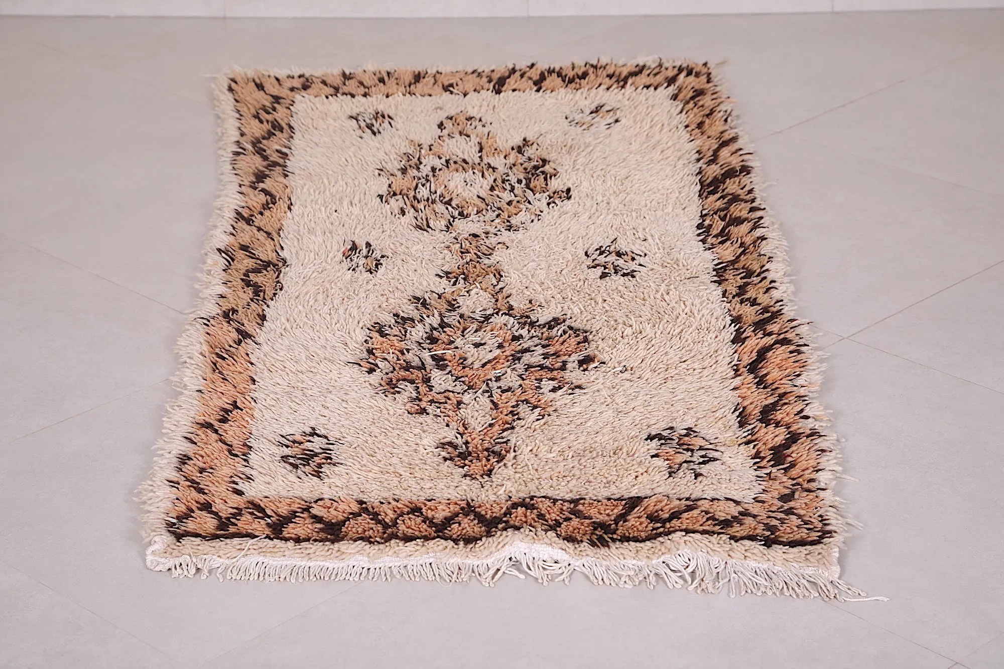 Moroccan Beni Ourain Carpet – 5.6 x 2.9 ft Vintage Wool Rug