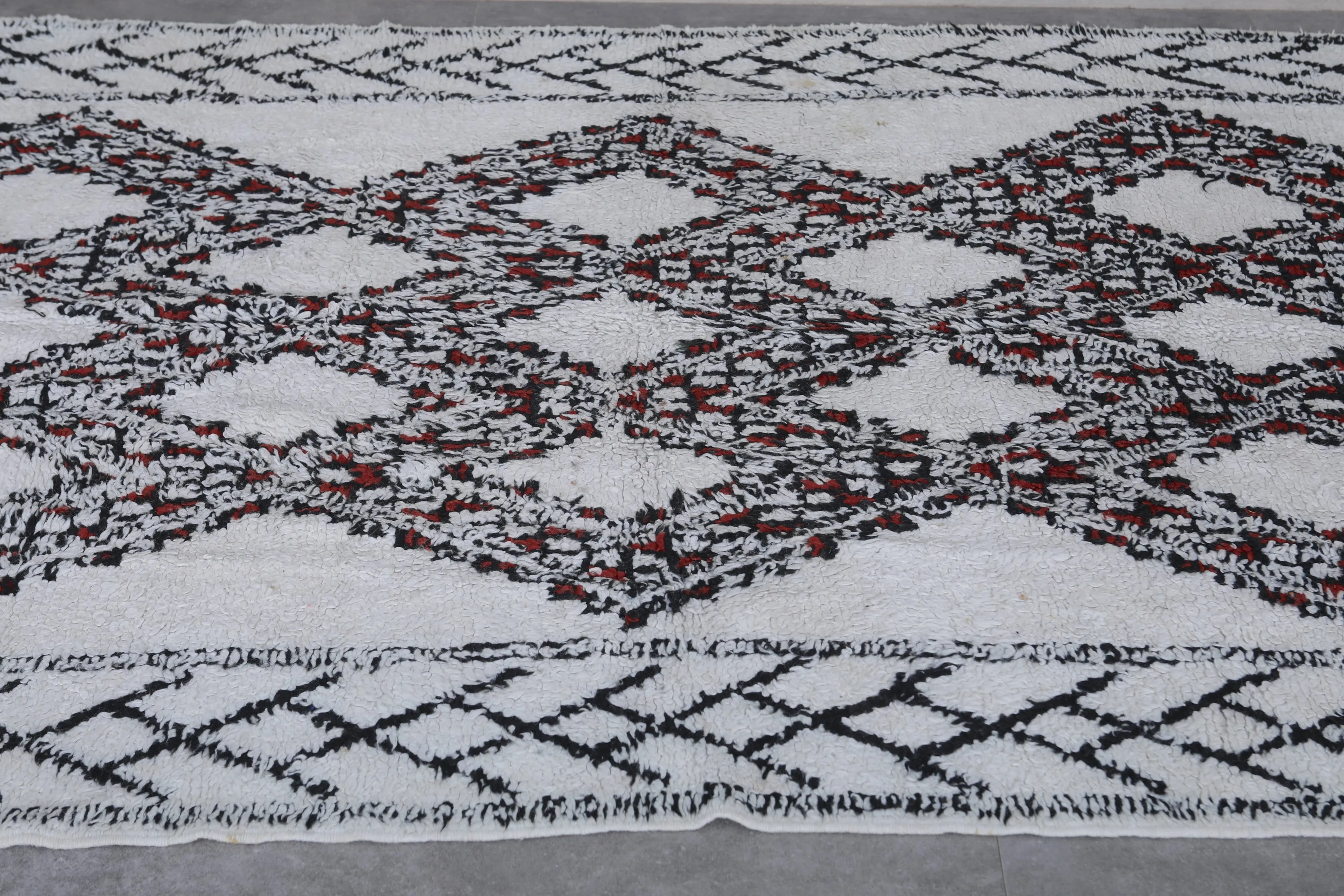 Moroccan Berber Rug – 5.5 x 8.3 ft | Handwoven Artisan Masterpiece