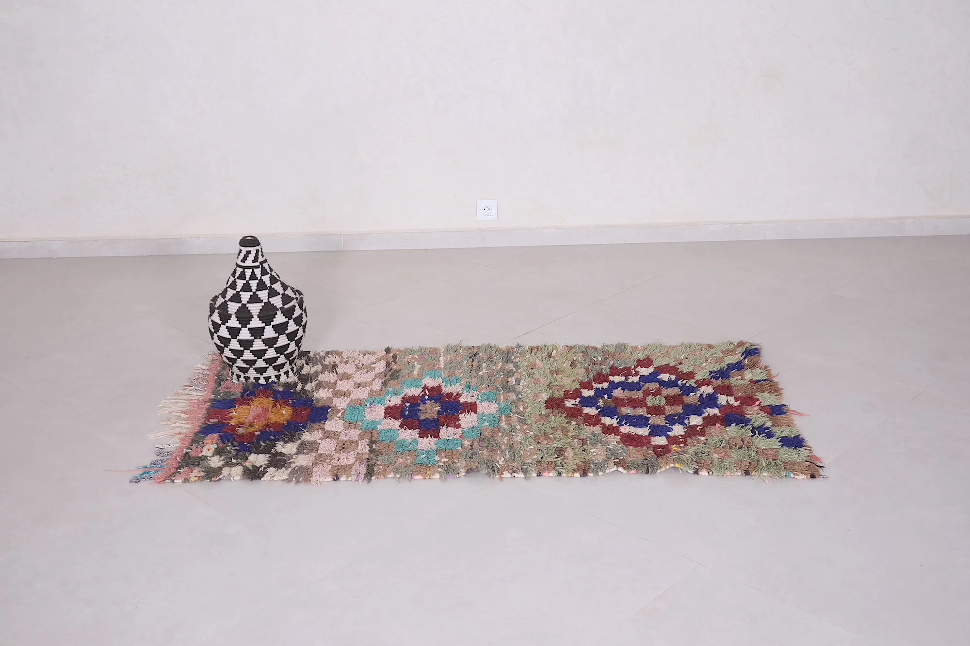 Moroccan Handmade Rug 2.7 X 5.5 Feet - Vintage Berber Design