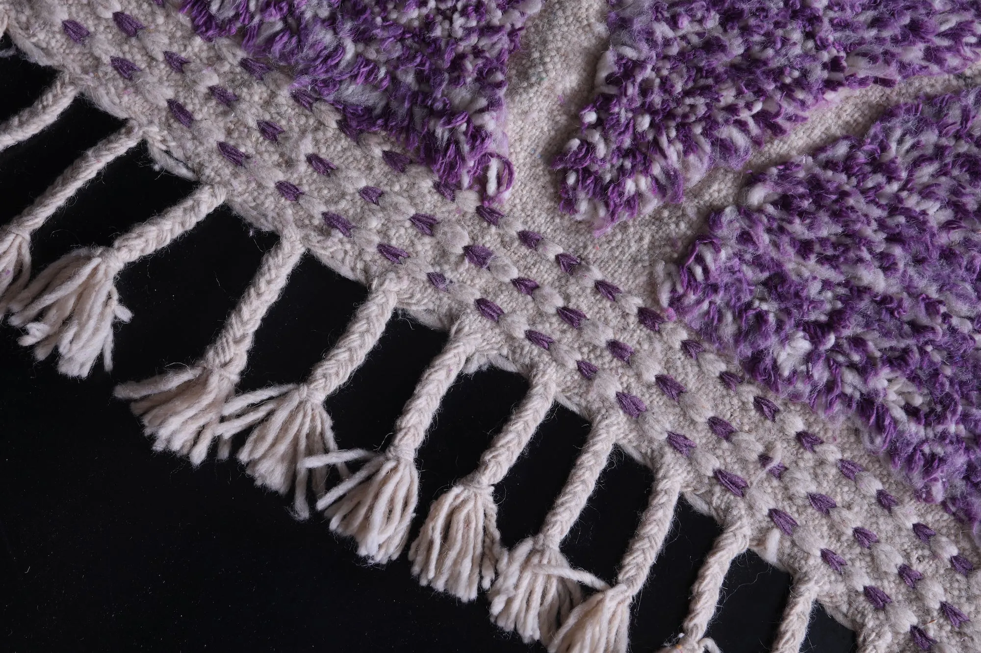 Moroccan Purple Rug 4.8 x 6.2 FT - Unique Diamond Pattern