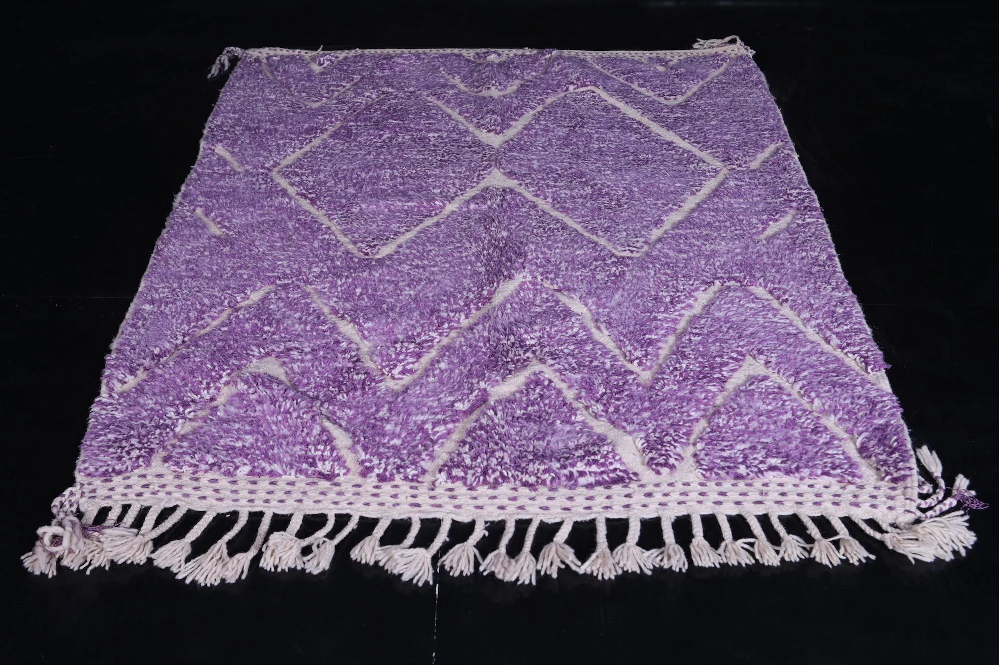 Moroccan Purple Rug 4.8 x 6.2 FT - Unique Diamond Pattern