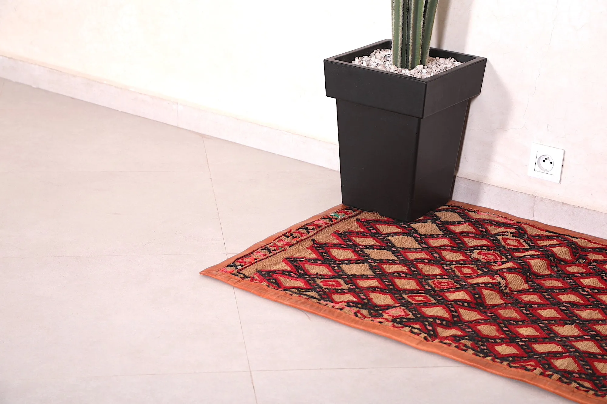 Moroccan Rug 2.6 ft x 3.8 ft