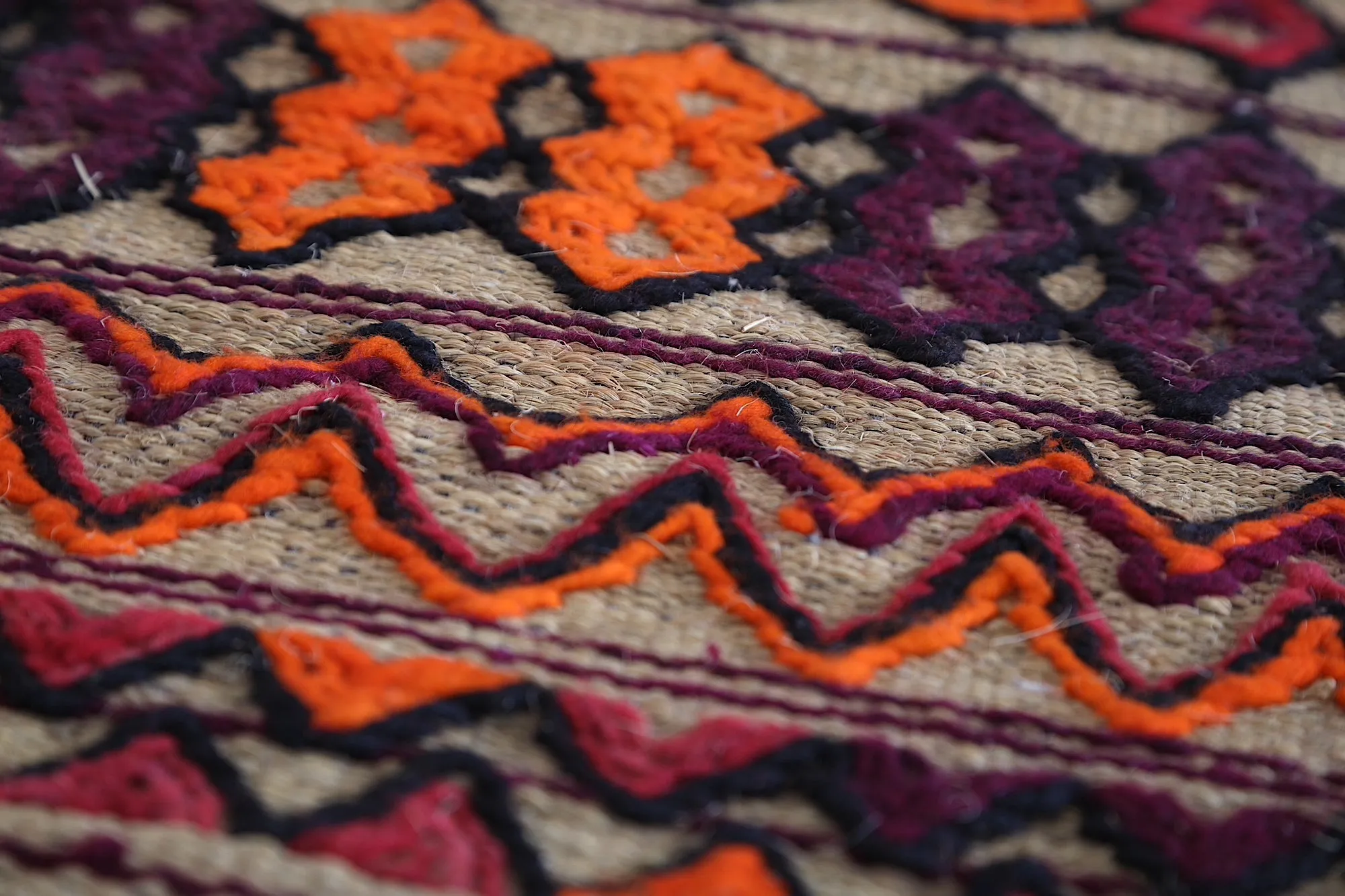 Moroccan rug  4.9 FT X 8 FT