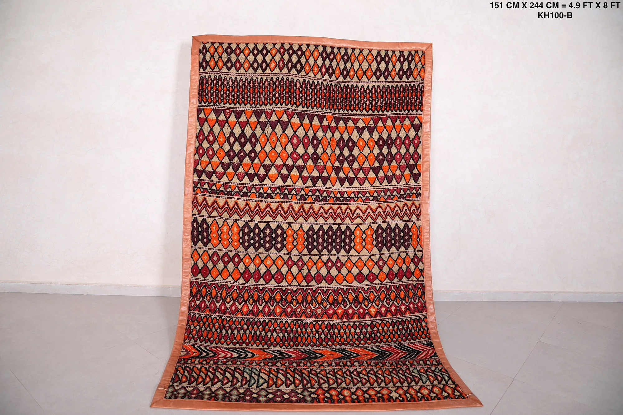 Moroccan rug  4.9 FT X 8 FT
