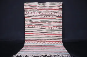 Moroccan Rug 4.9 FT x 8.3 FT – Handwoven Boho Chic Carpet