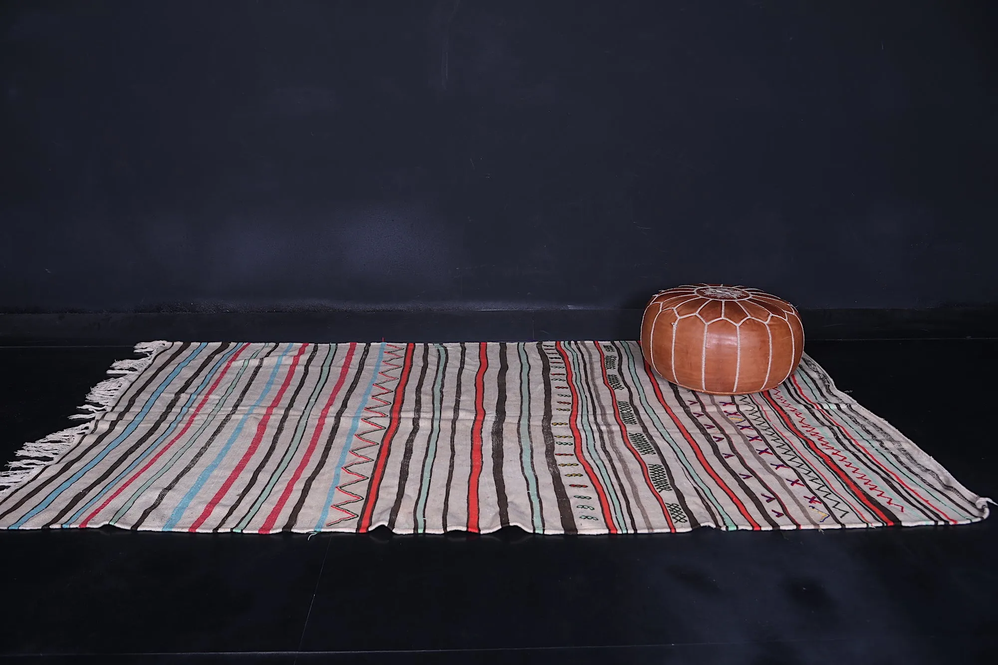 Moroccan Rug 4.9 FT x 8.3 FT – Handwoven Boho Chic Carpet