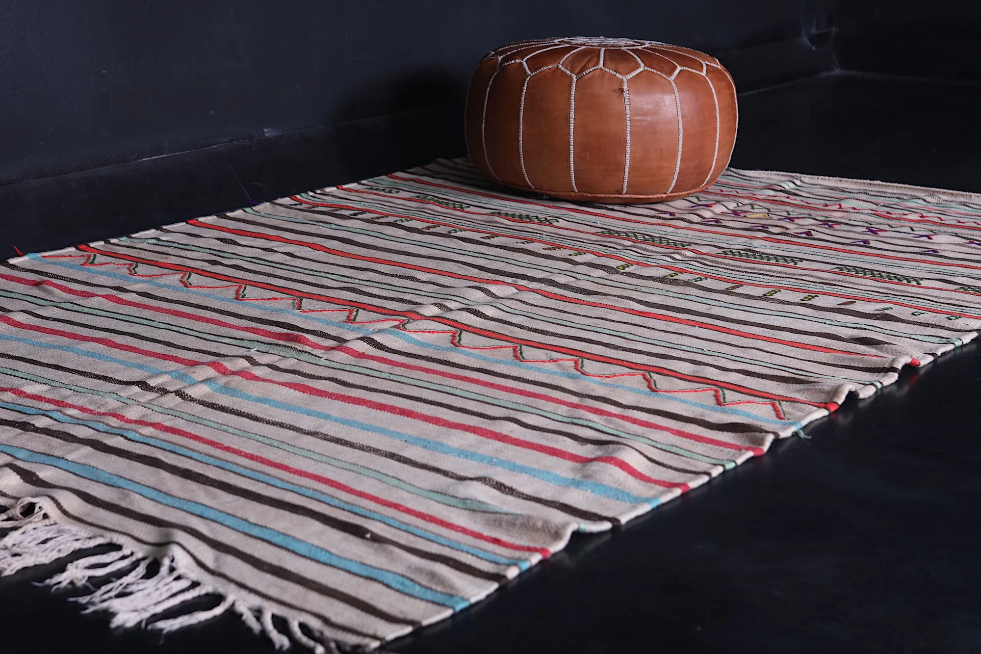 Moroccan Rug 4.9 FT x 8.3 FT – Handwoven Boho Chic Carpet