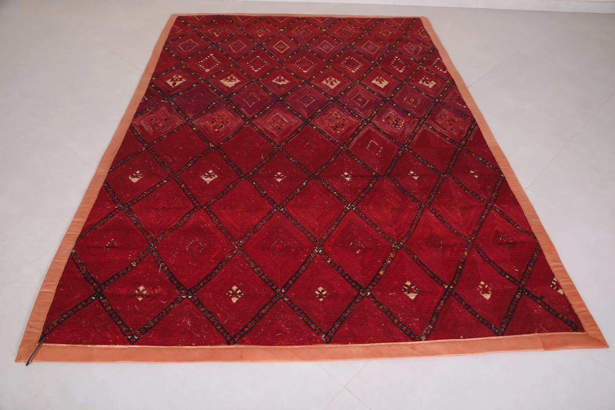 Moroccan rug 5.7 FT X 8.2 FT