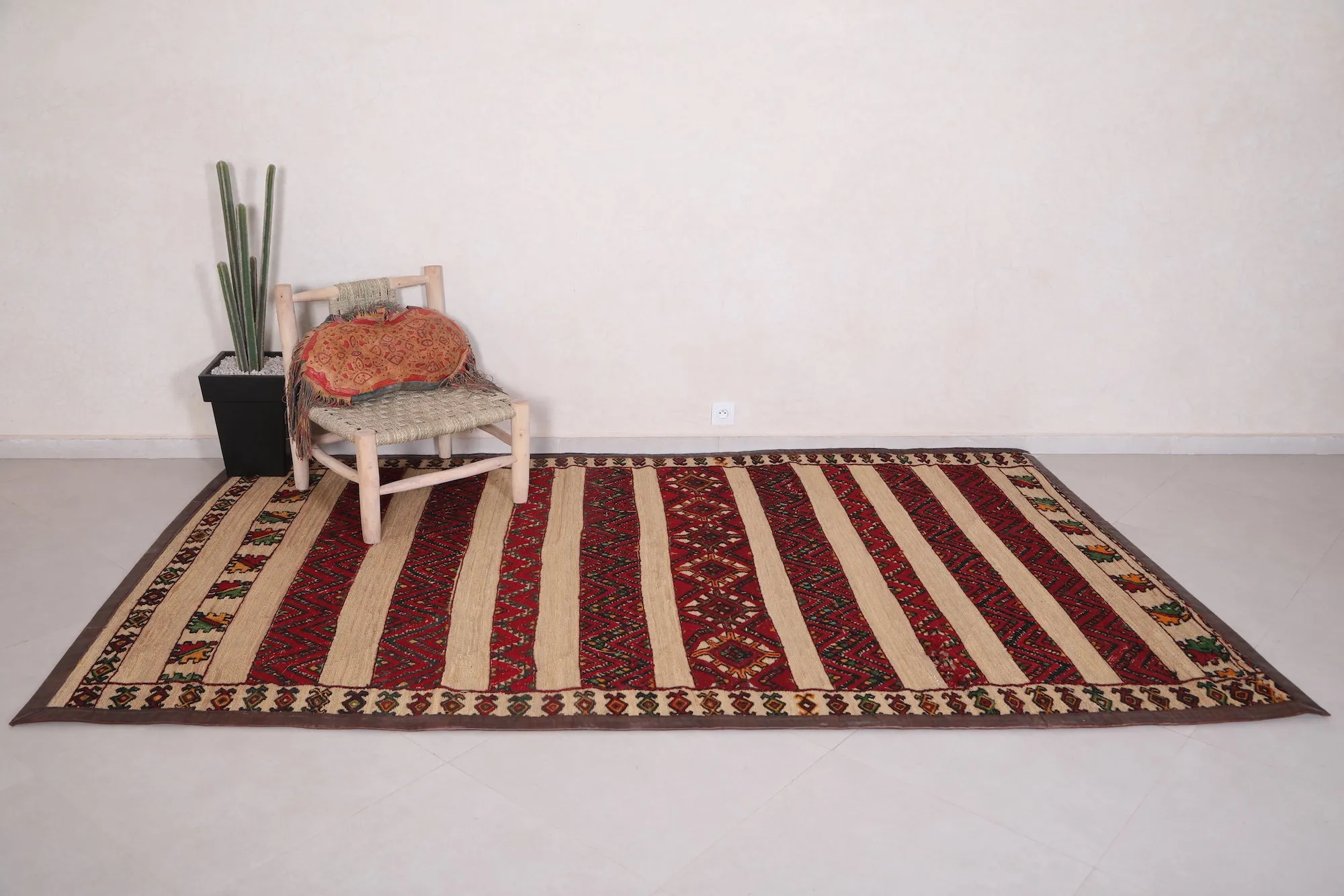 Moroccan rug 6 FT X 10 FT