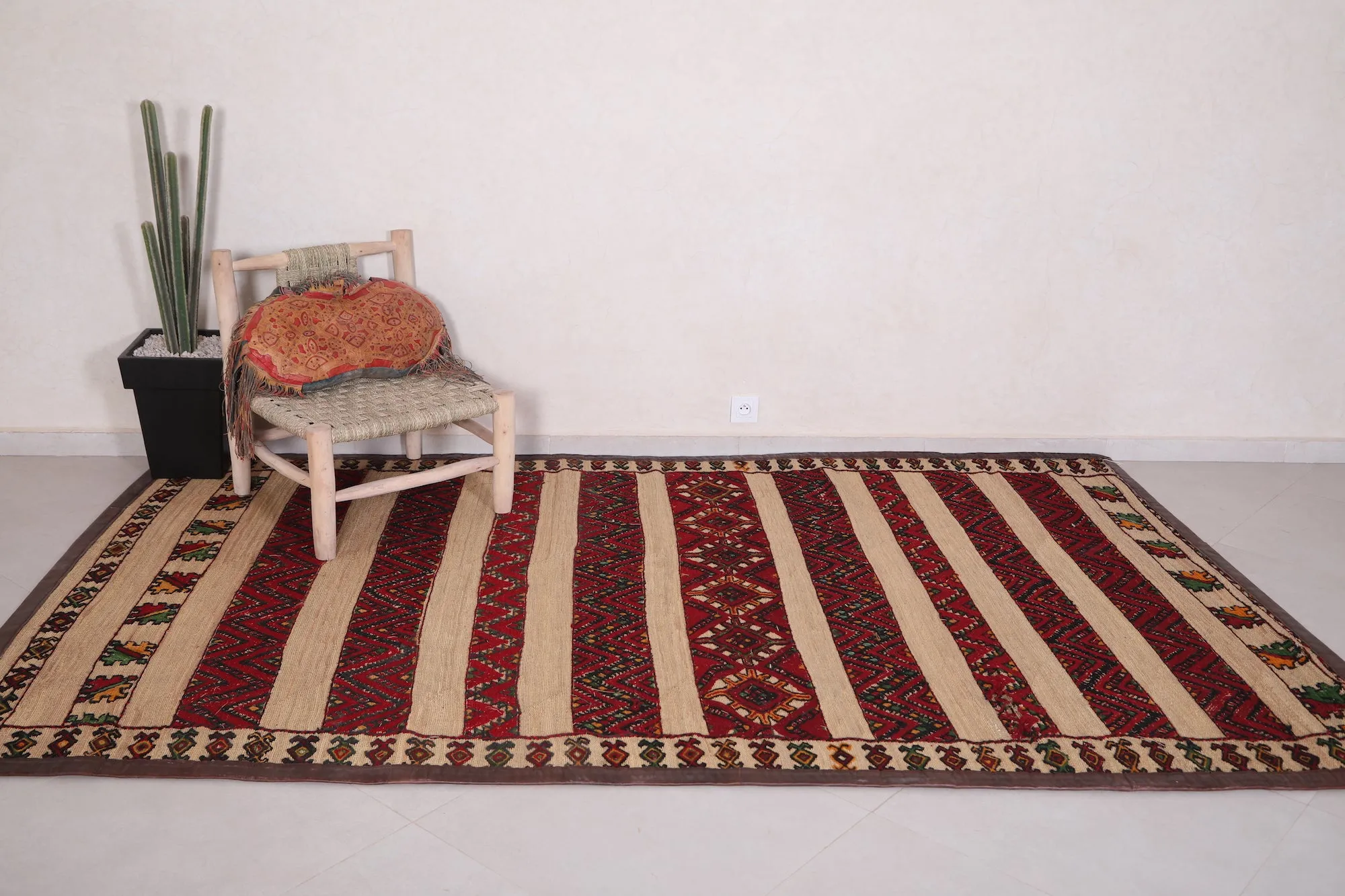 Moroccan rug 6 FT X 10 FT