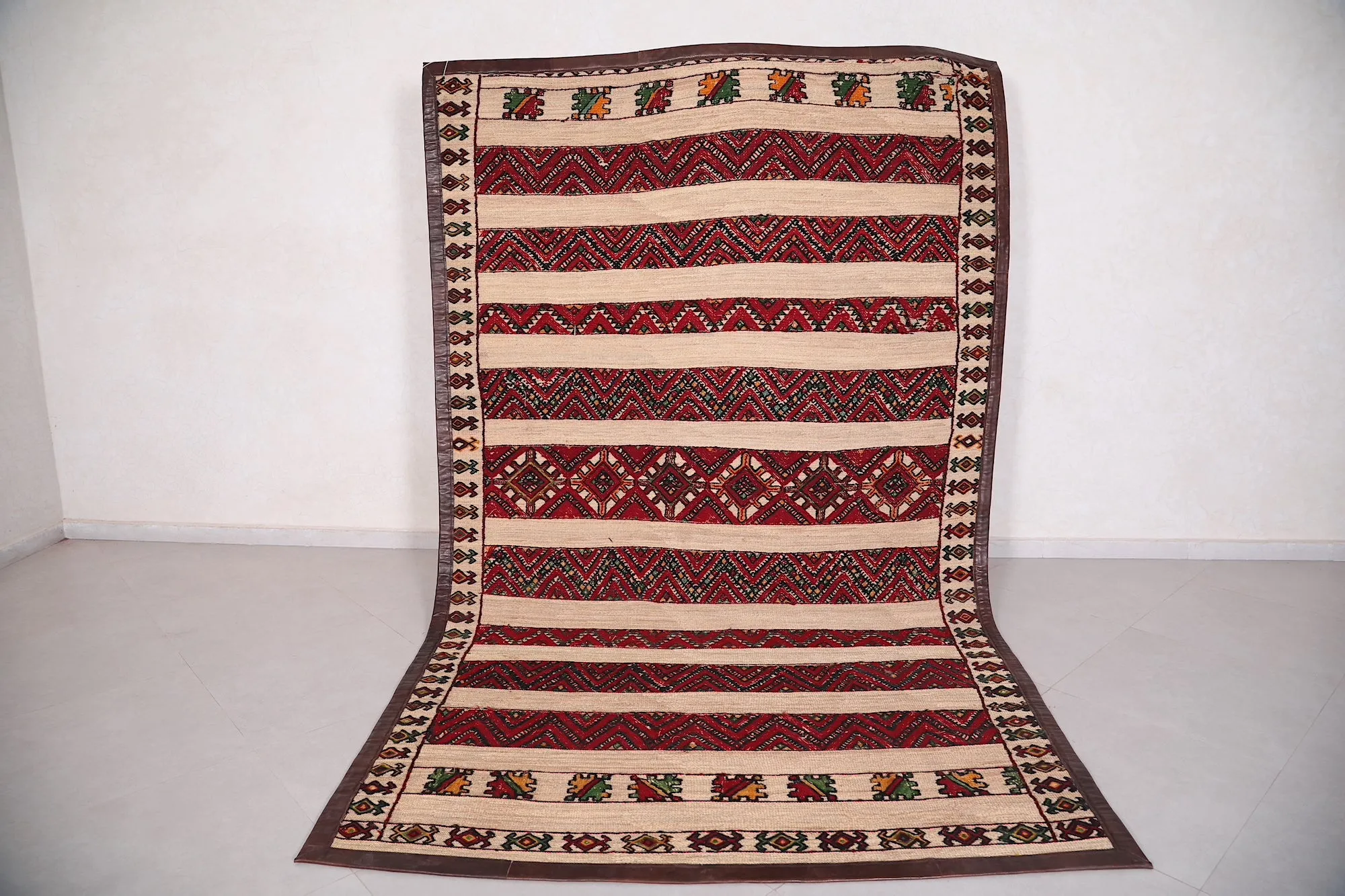 Moroccan rug 6 FT X 10 FT
