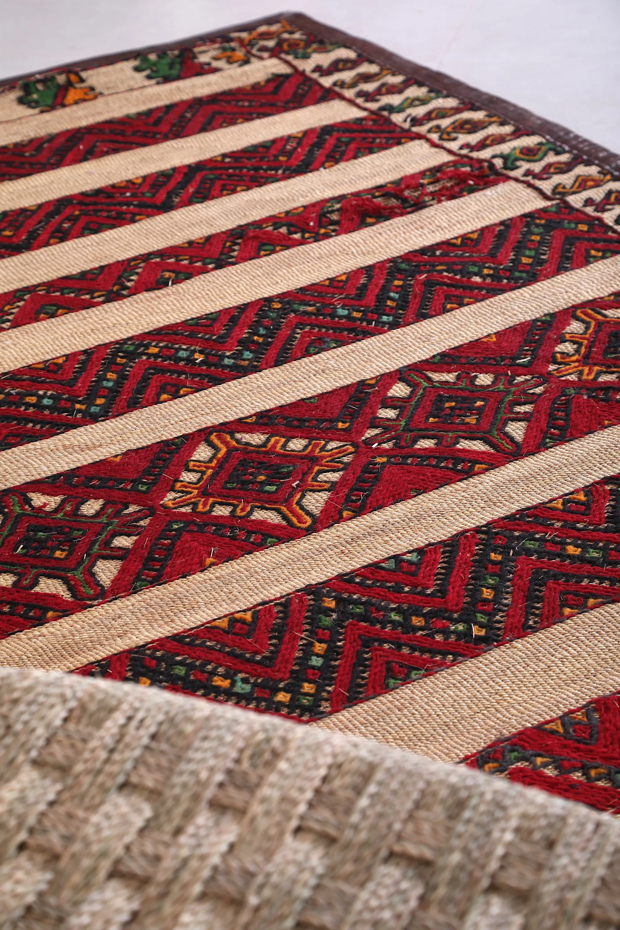 Moroccan rug 6 FT X 10 FT