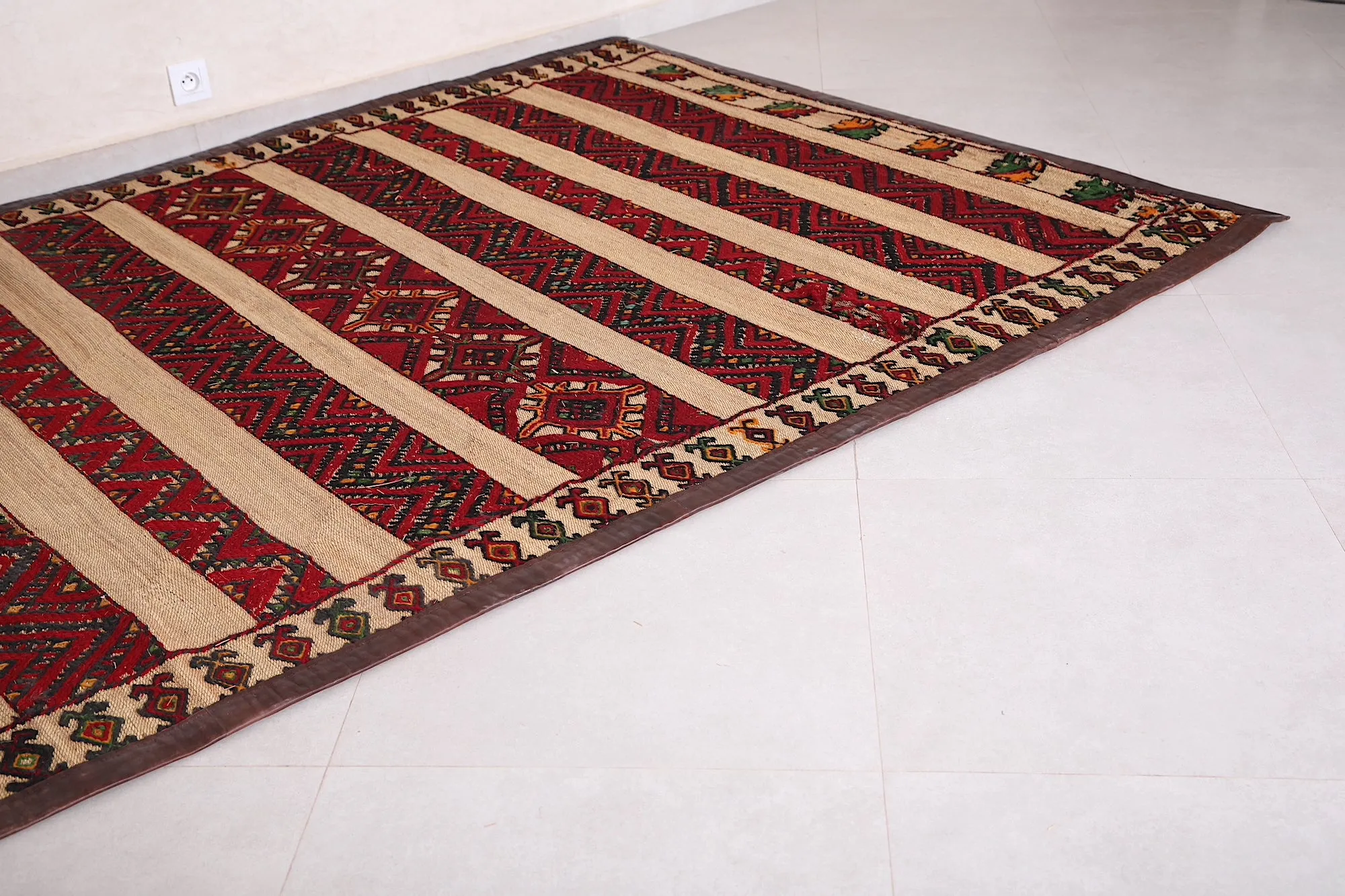 Moroccan rug 6 FT X 10 FT
