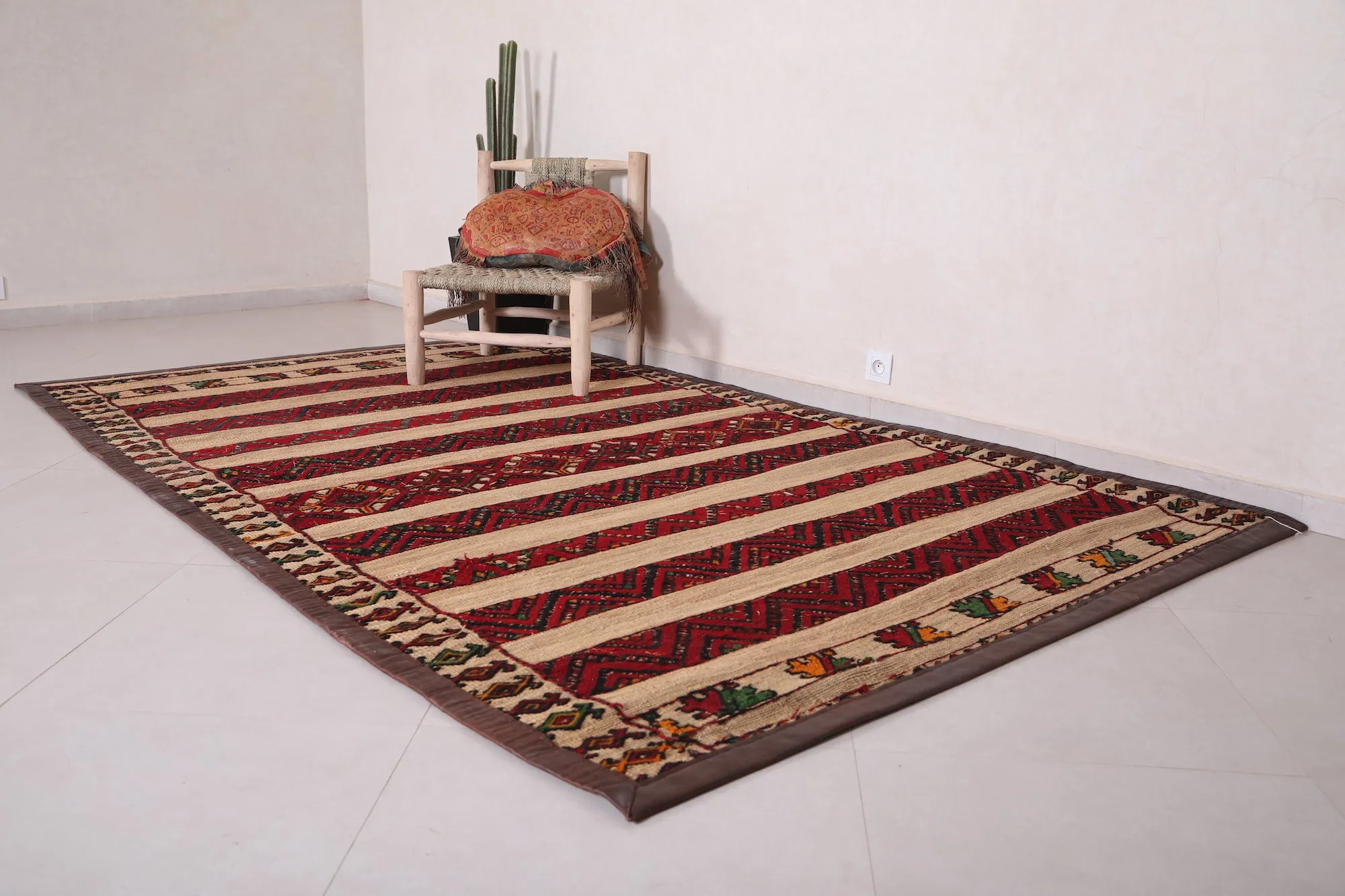 Moroccan rug 6 FT X 10 FT