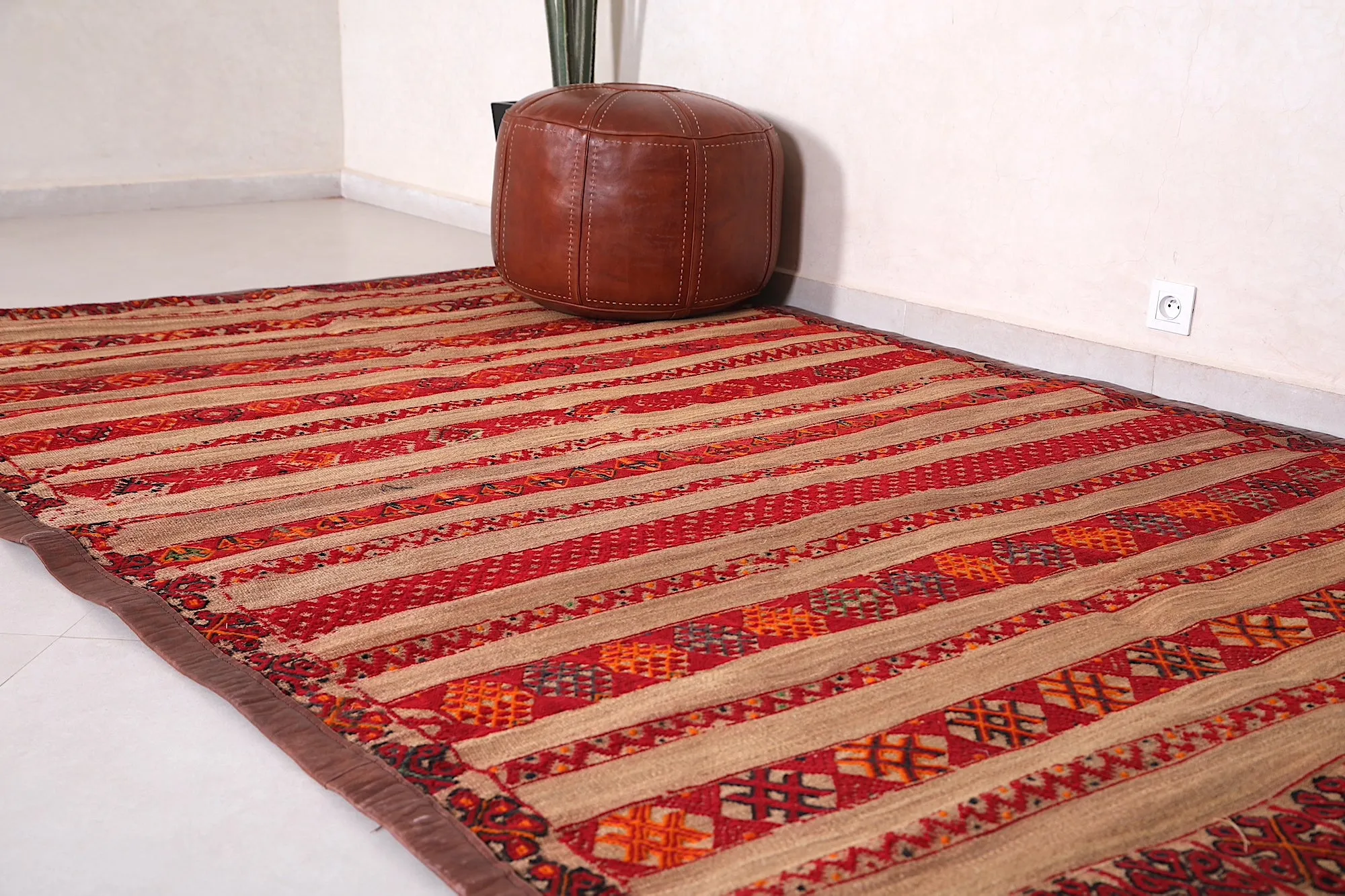 Moroccan rug 6.1 FT X 9.6 FT