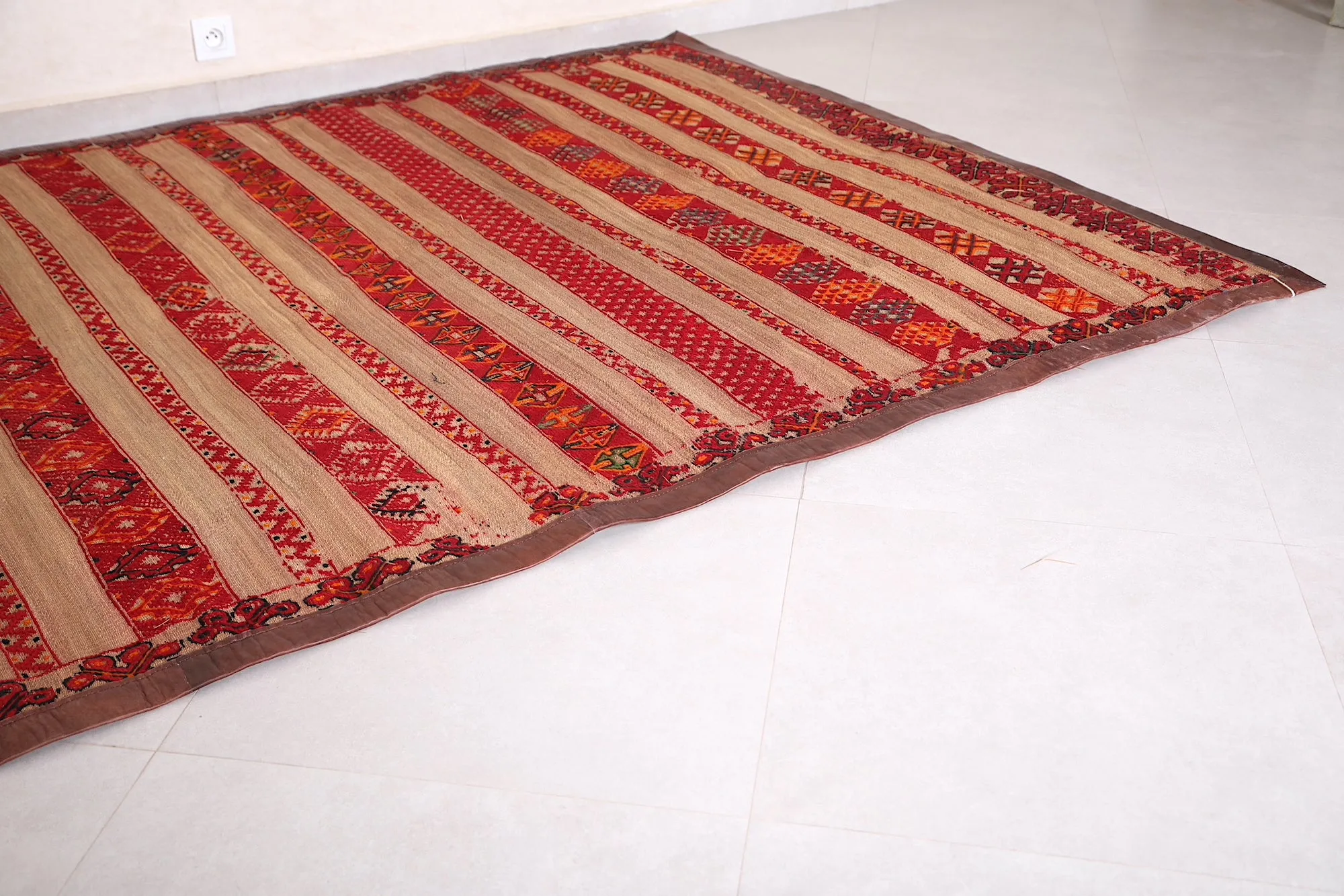 Moroccan rug 6.1 FT X 9.6 FT