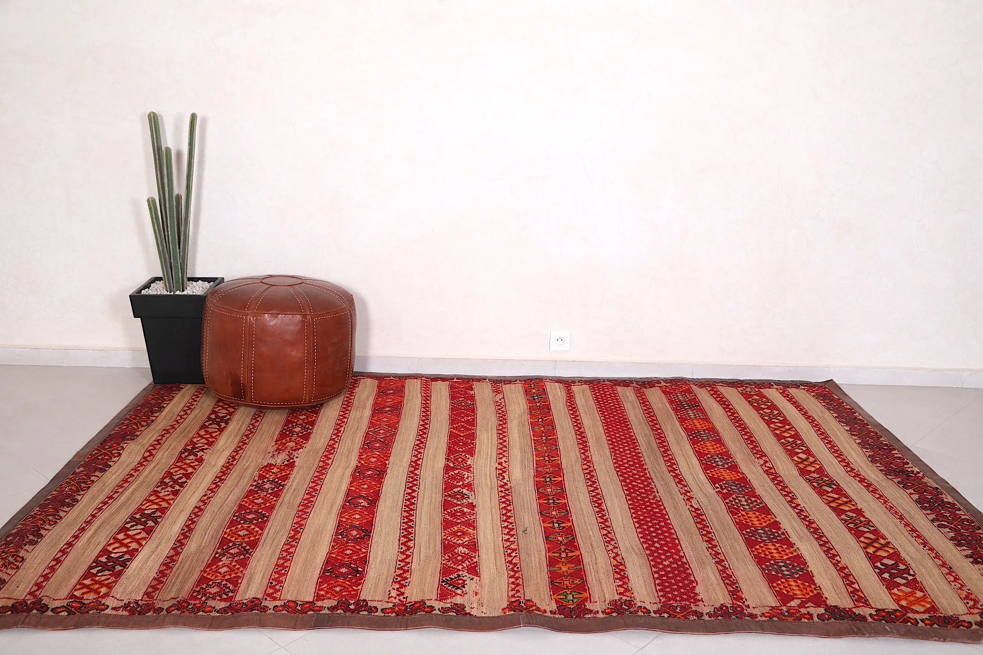 Moroccan rug 6.1 FT X 9.6 FT