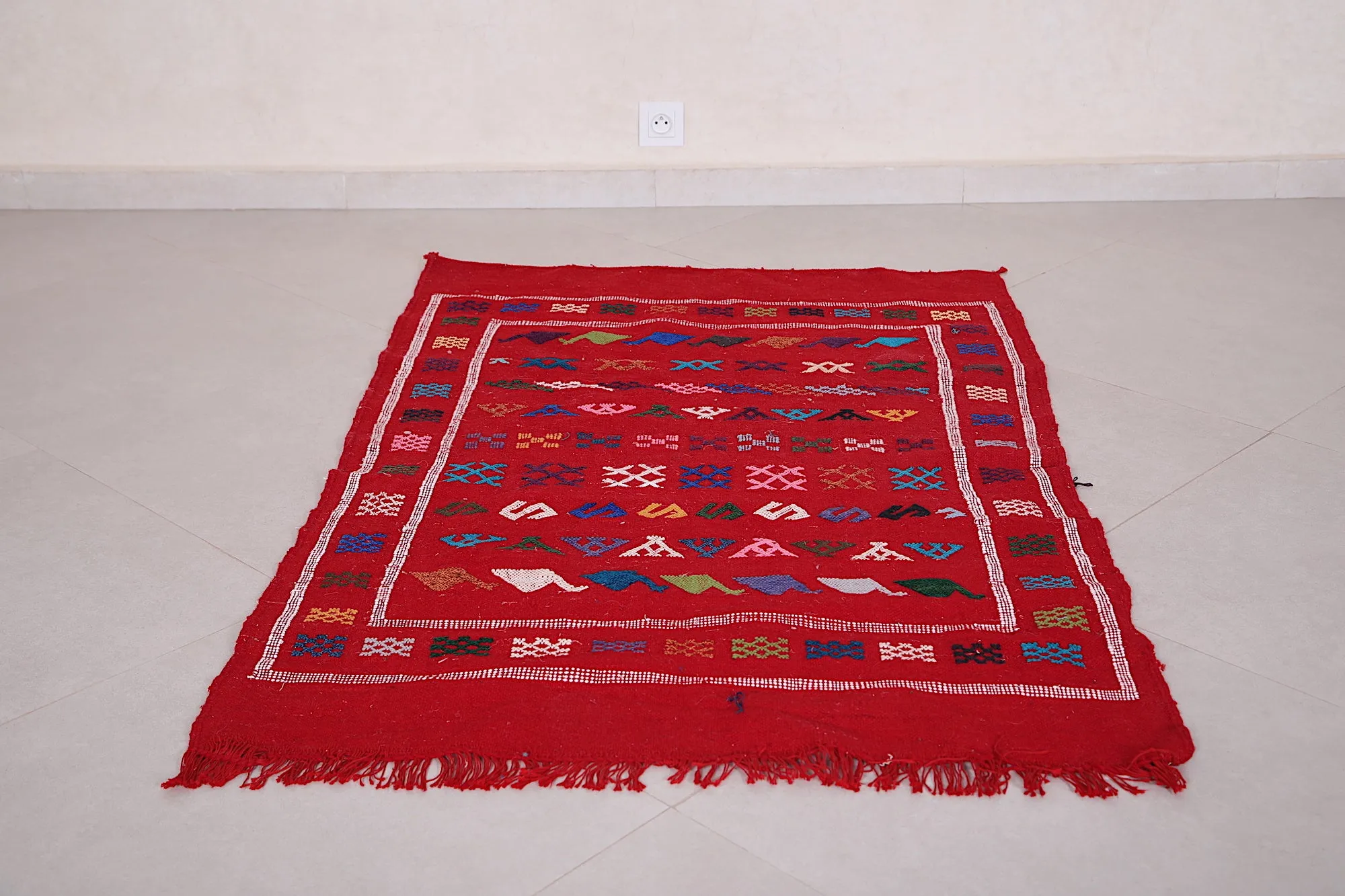 Moroccan Rug - Vibrant Red Handwoven Design - 3.2x4.8 ft