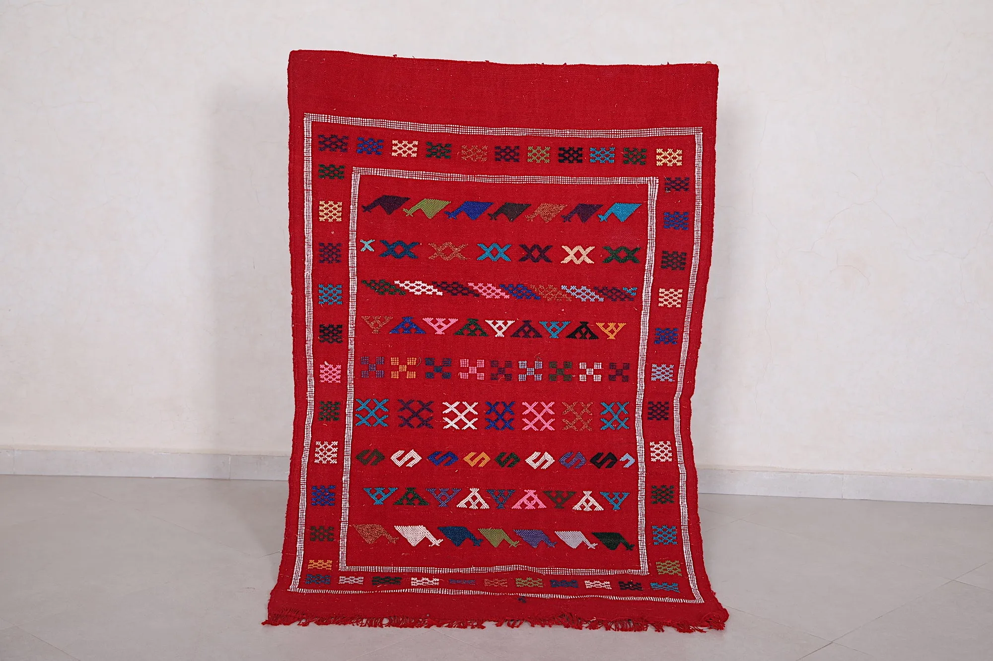 Moroccan Rug - Vibrant Red Handwoven Design - 3.2x4.8 ft