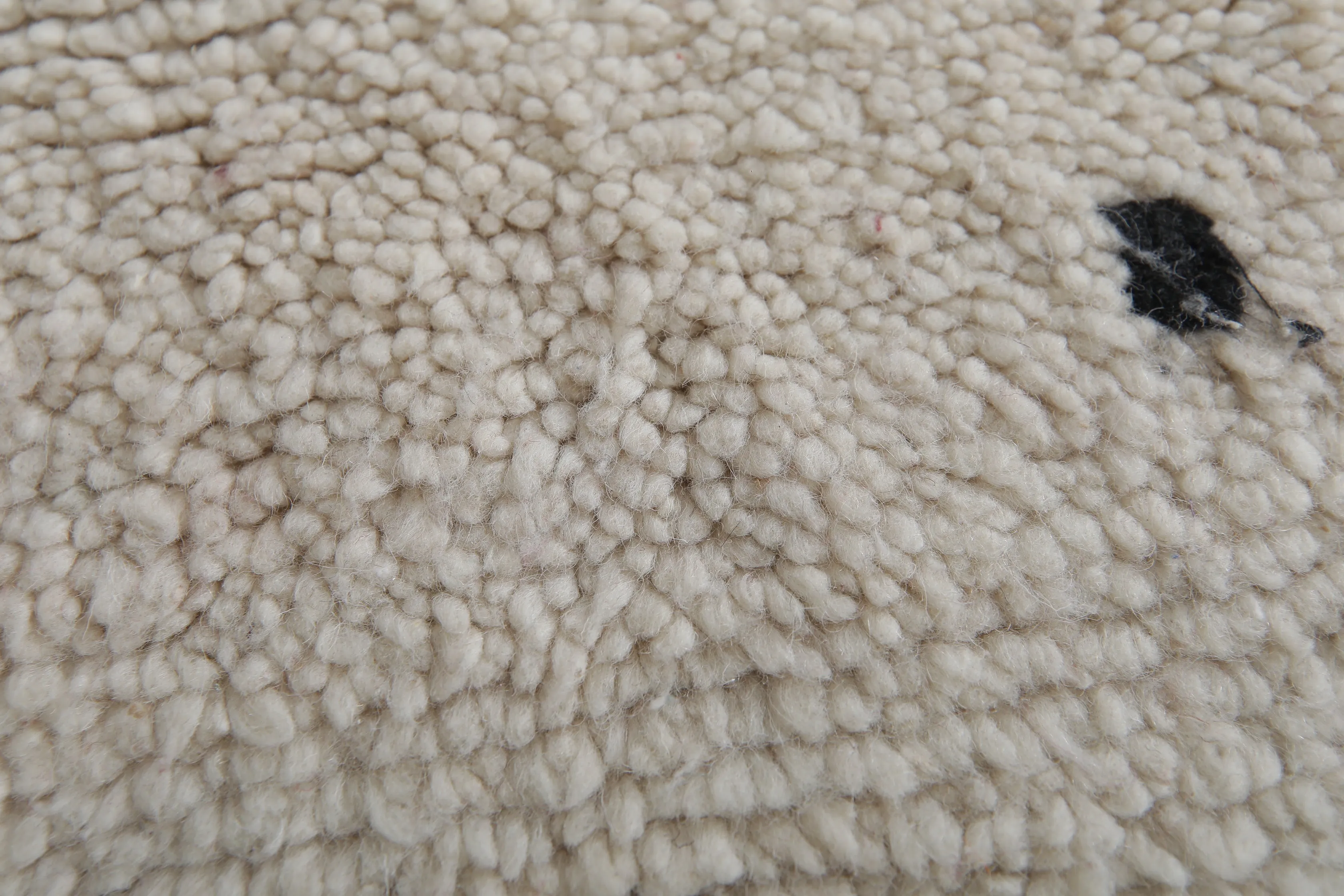 Moroccan Vintage Rug 2.8 x 4.4 ft - Dotted Area Rug