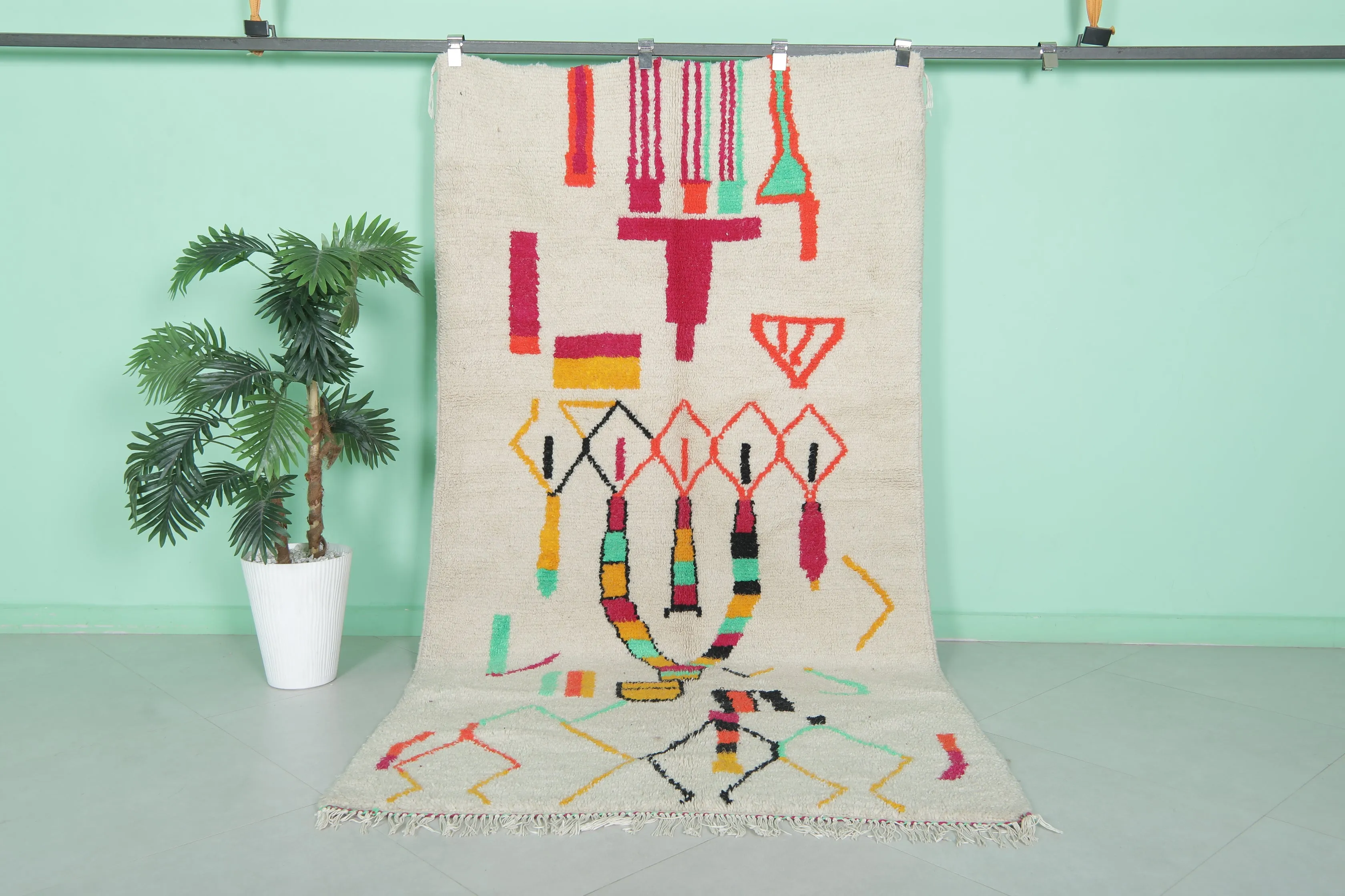 Moroccan Vintage Rug 4.2 x 7.9 Feet – Handwoven Statement Piece