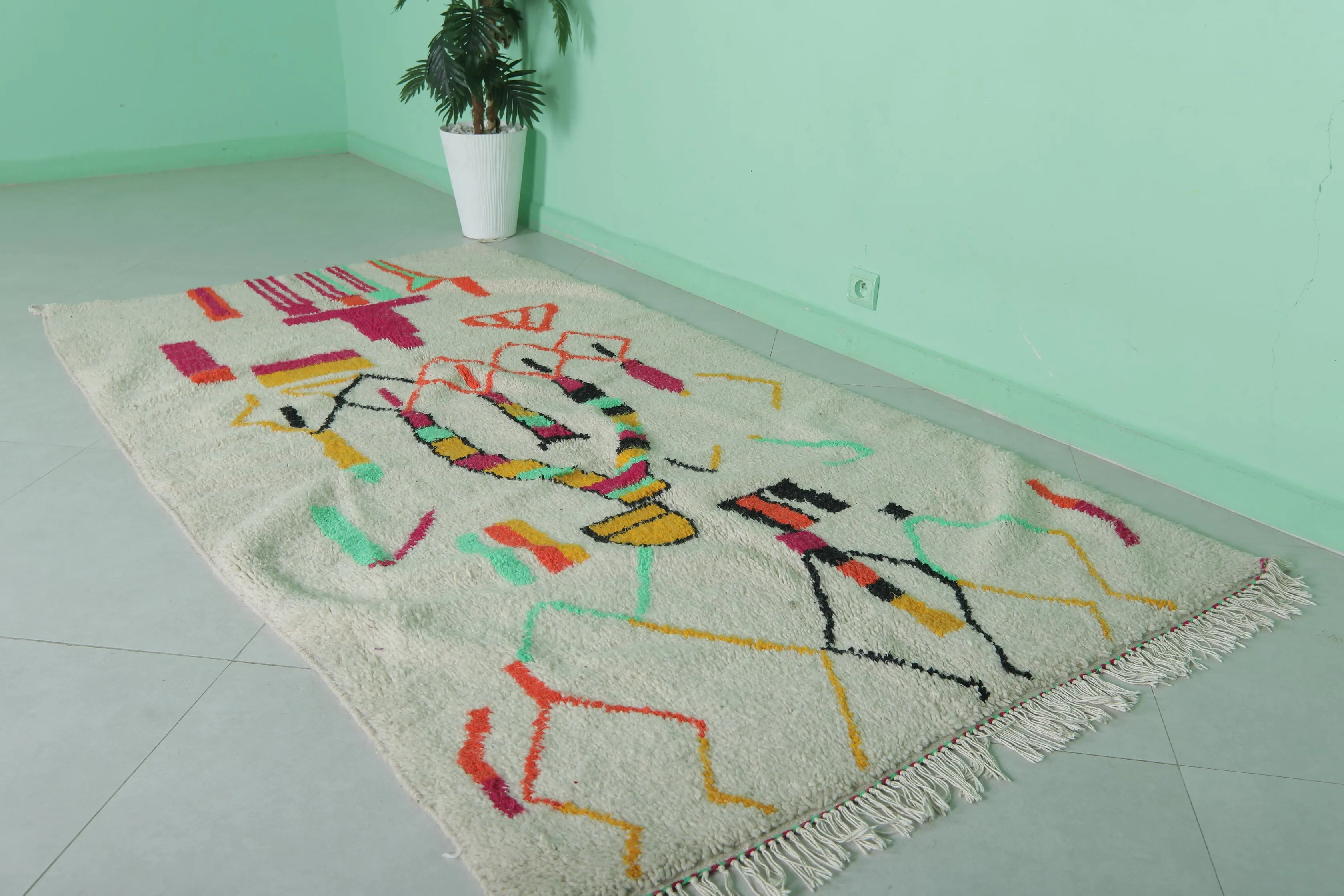Moroccan Vintage Rug 4.2 x 7.9 Feet – Handwoven Statement Piece