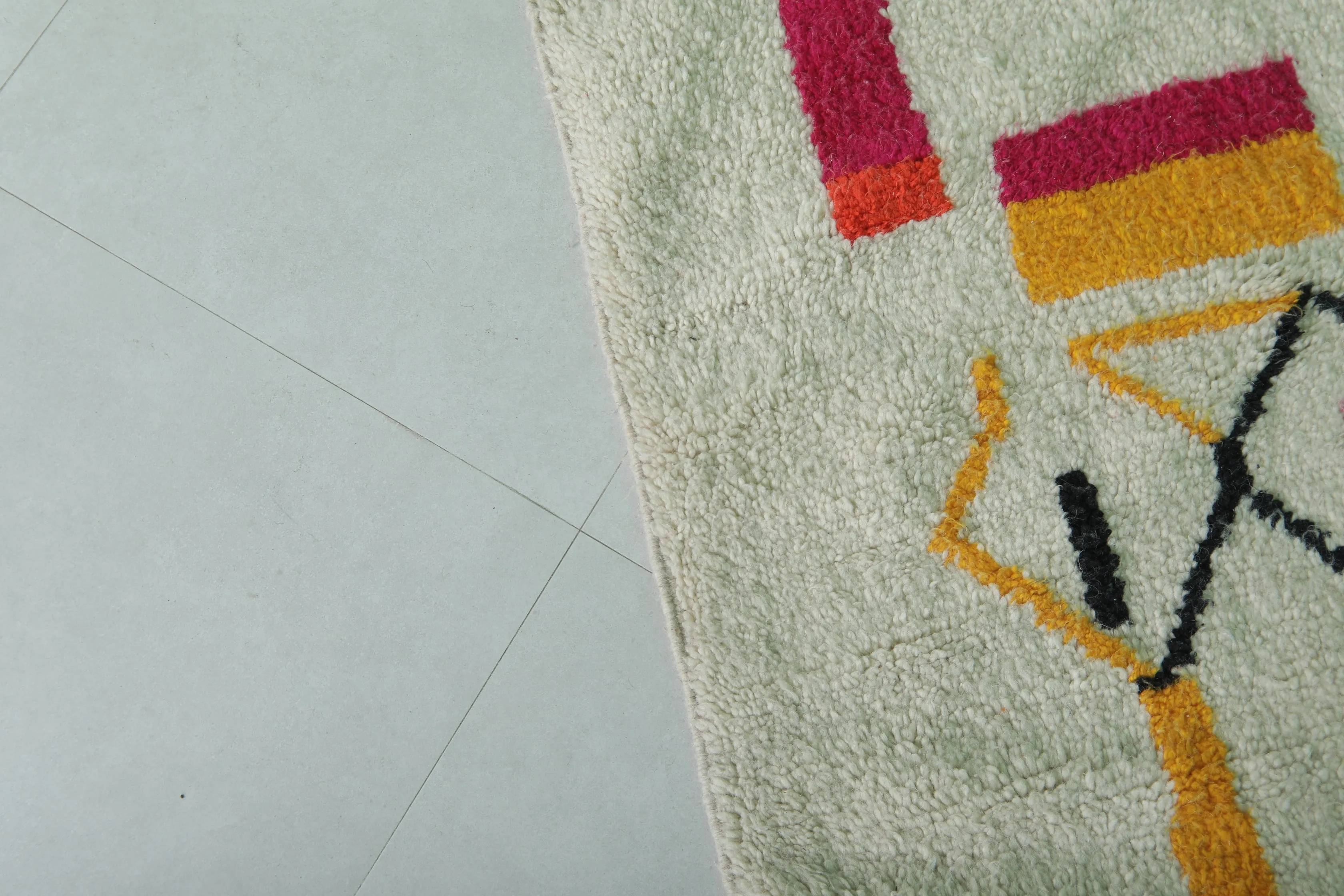 Moroccan Vintage Rug 4.2 x 7.9 Feet – Handwoven Statement Piece